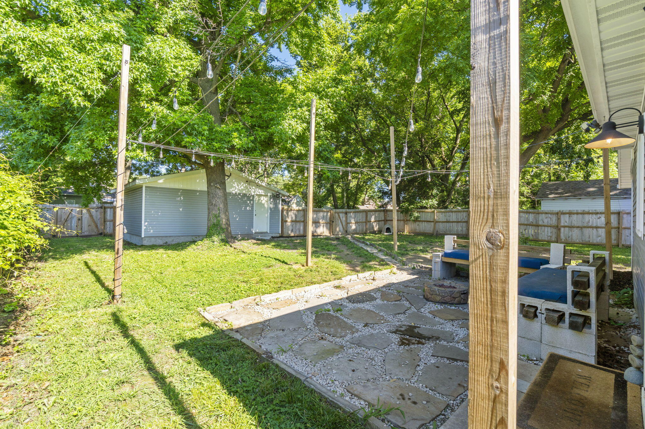 2019 North Rogers Avenue Property Photo 20