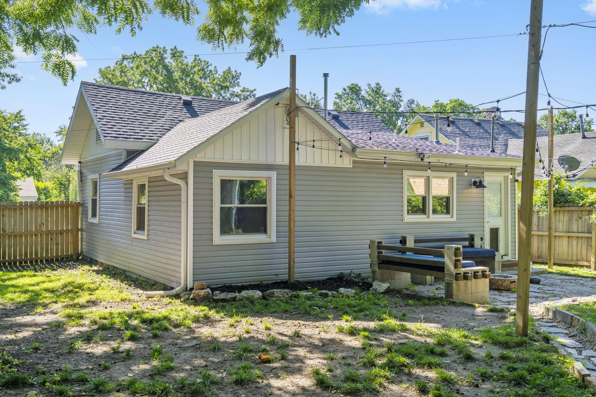2019 North Rogers Avenue Property Photo 21