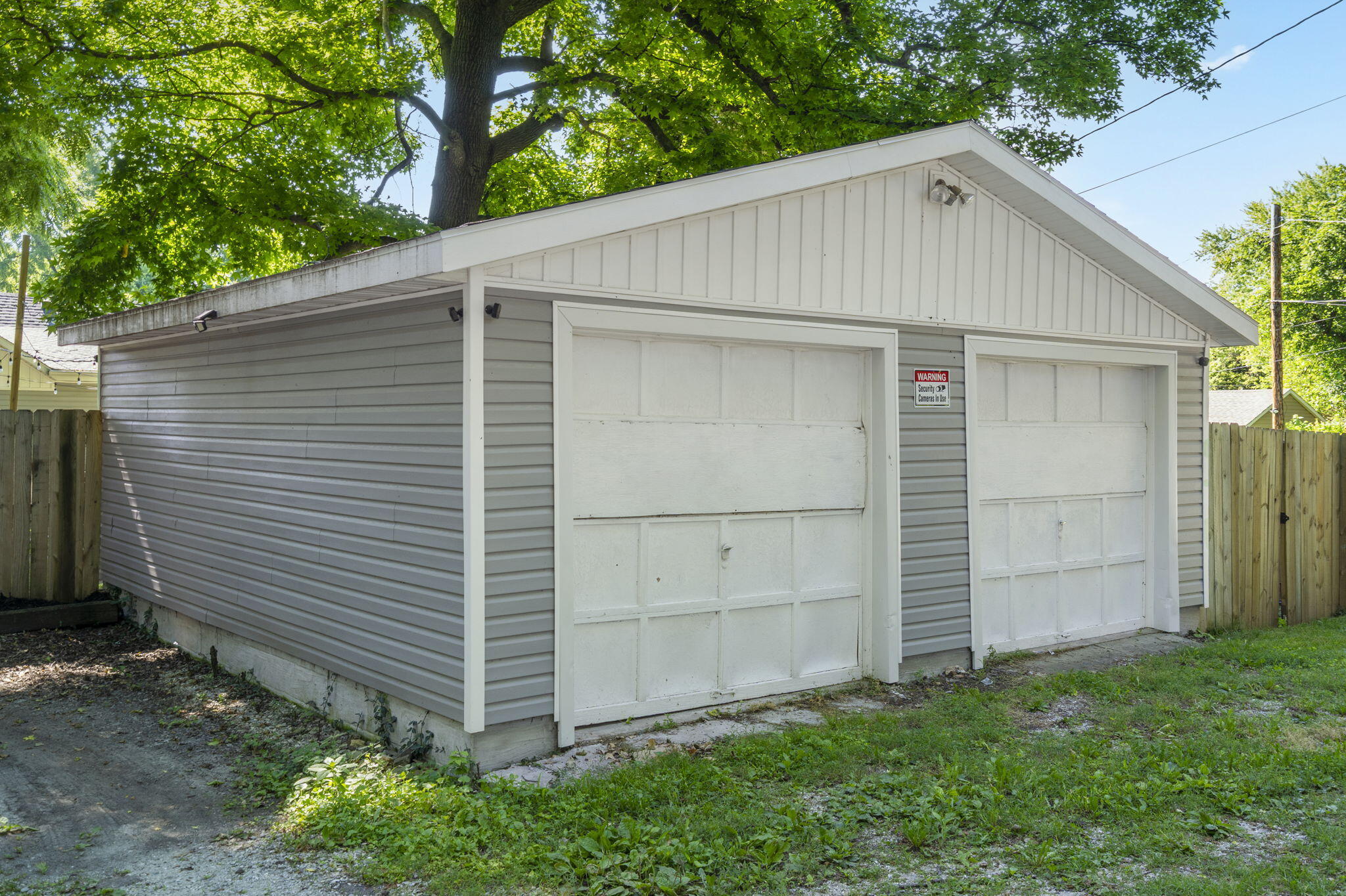 2019 North Rogers Avenue Property Photo 23