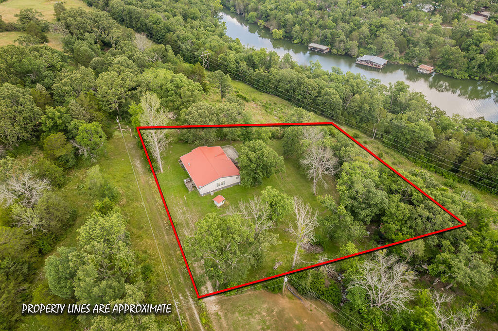 1688 Wooley Creek Road Property Photo 2