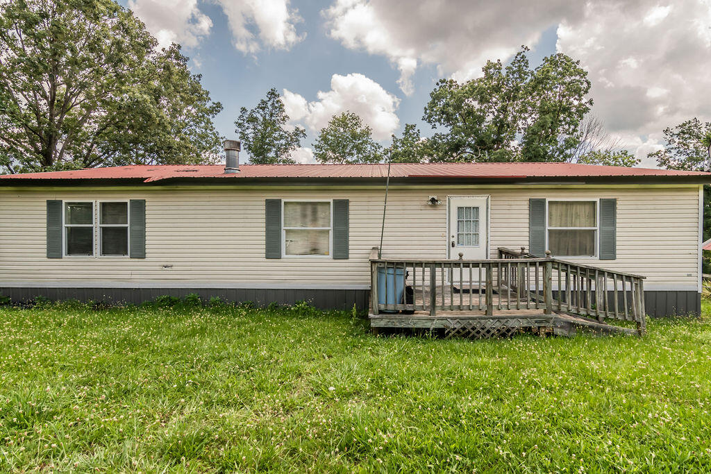 1688 Wooley Creek Road Property Photo 7