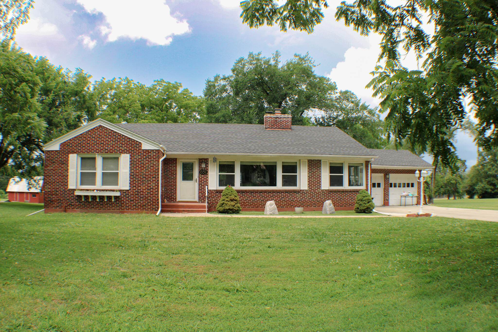 651 North Pine Street Property Photo 1