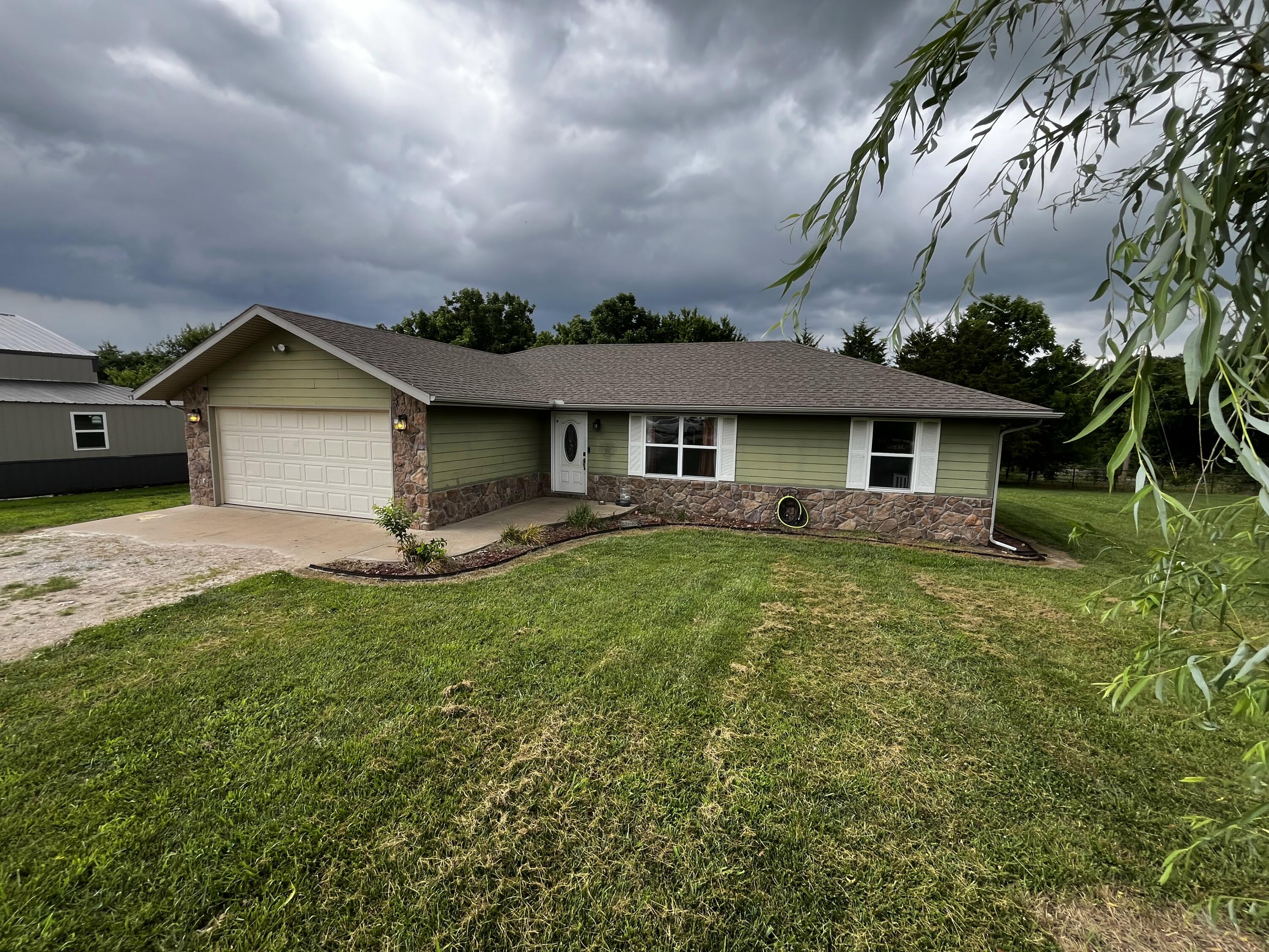 19353 Farm Road 1120 Property Photo 1