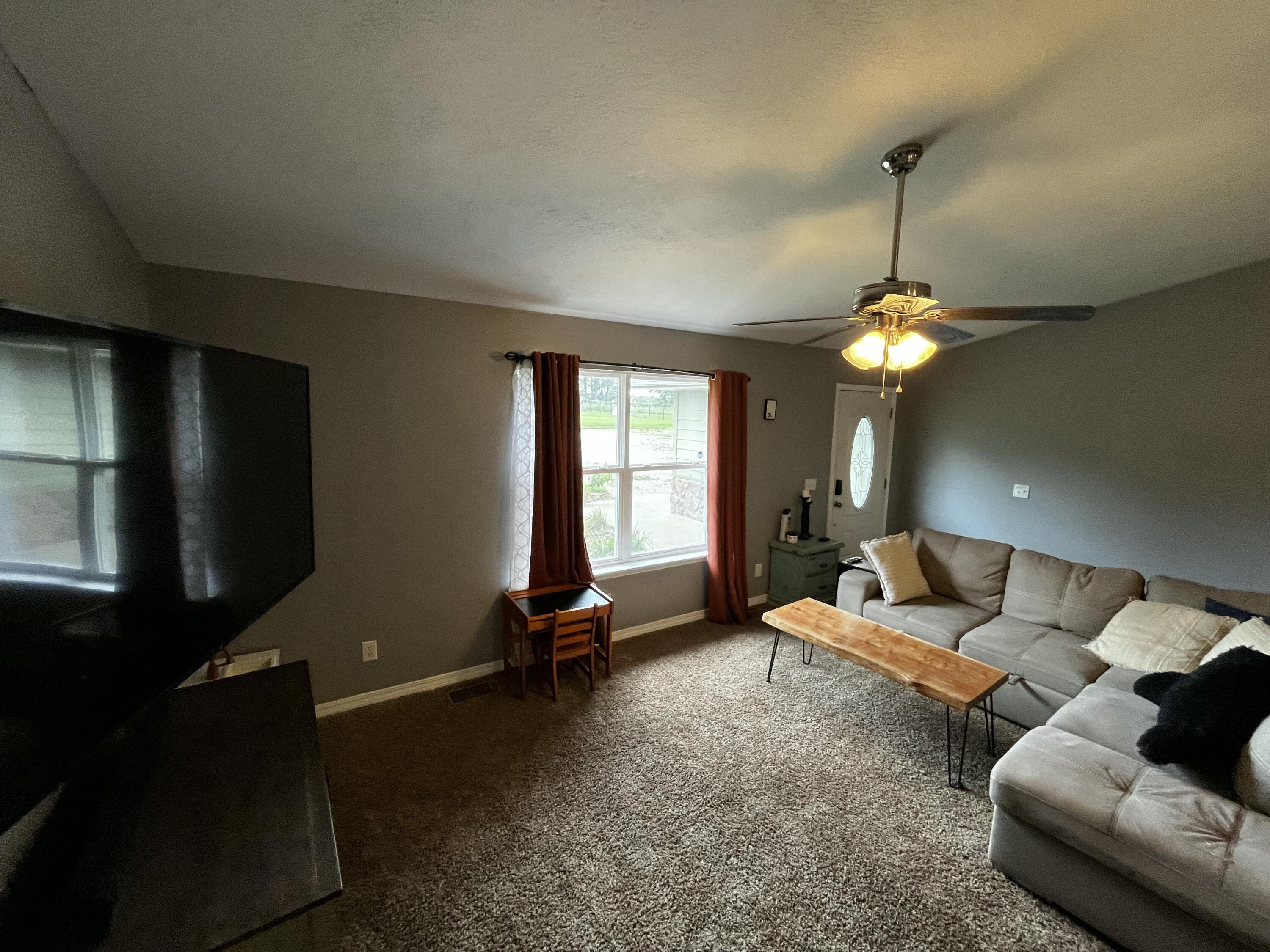 19353 Farm Road 1120 Property Photo 3