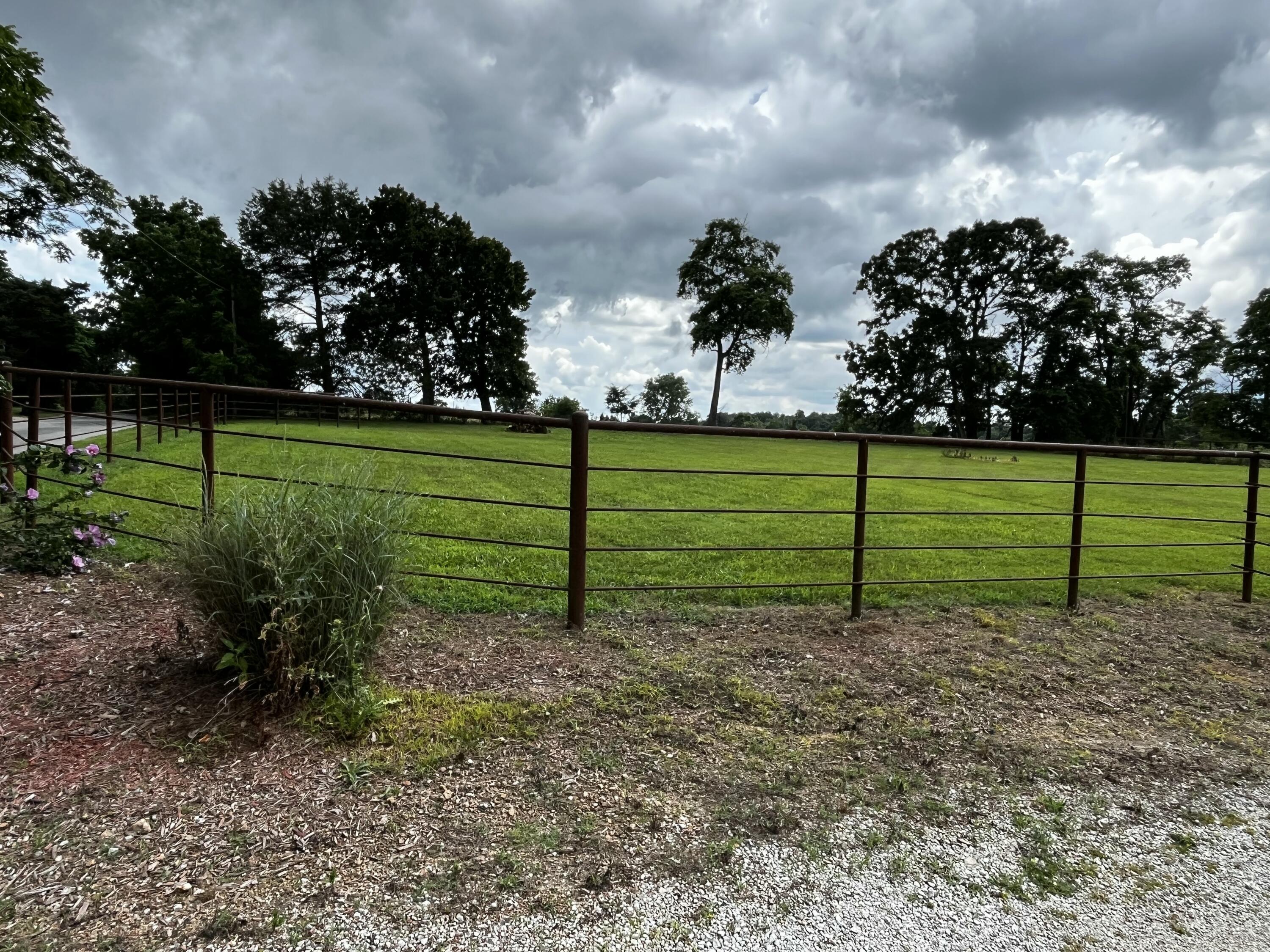 19353 Farm Road 1120 Property Photo 17