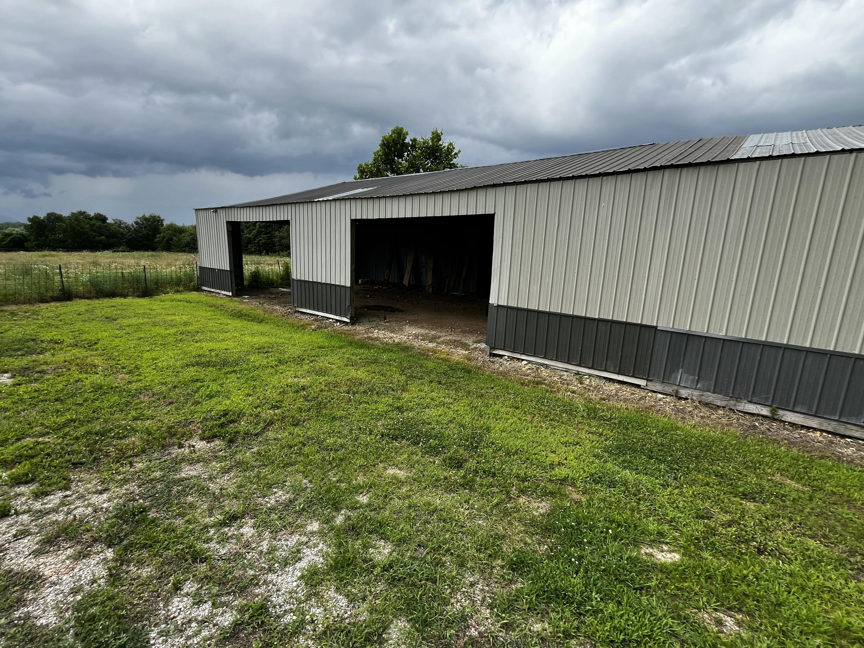 19353 Farm Road 1120 Property Photo 19