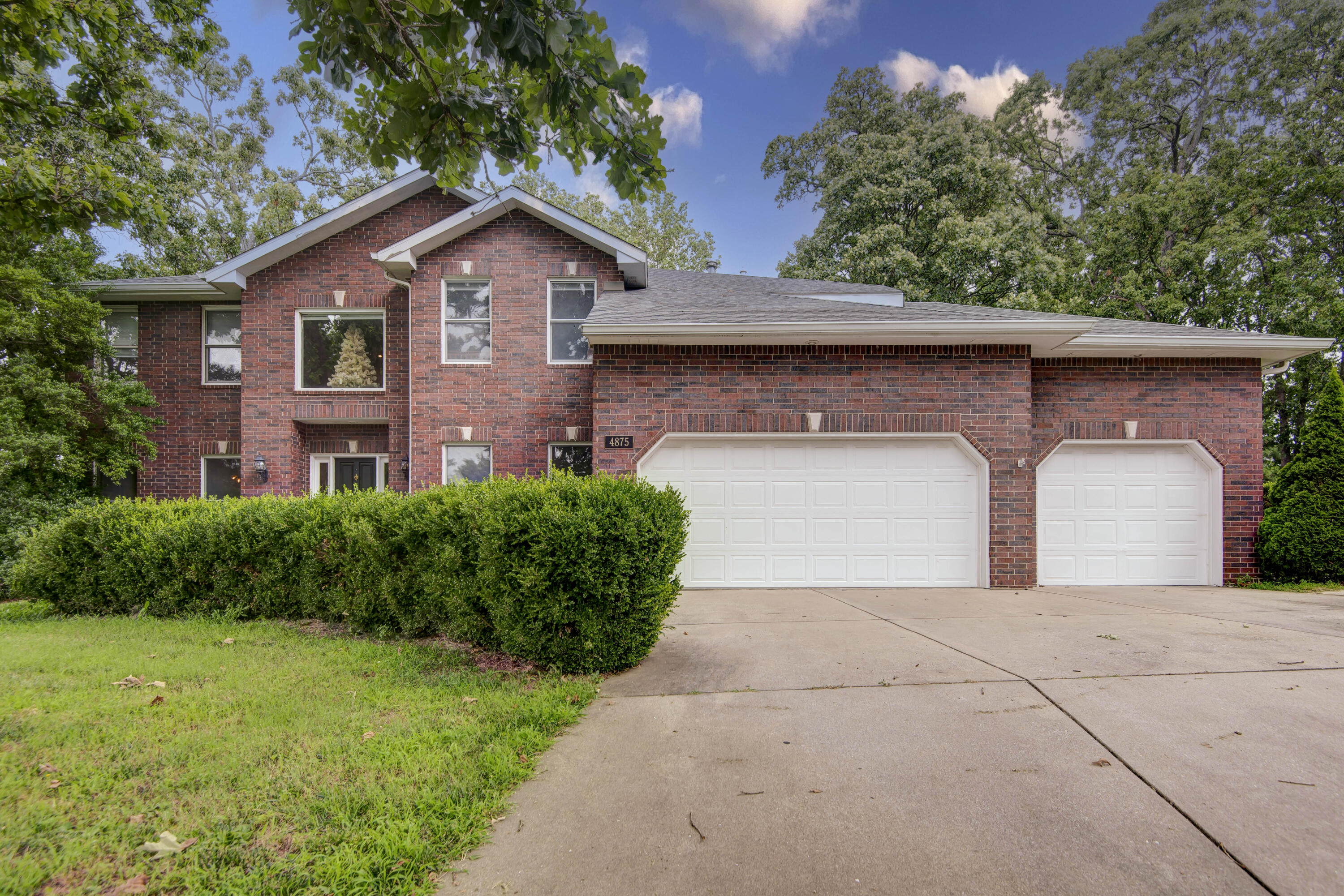 4875 East Bancroft Court Property Photo 3