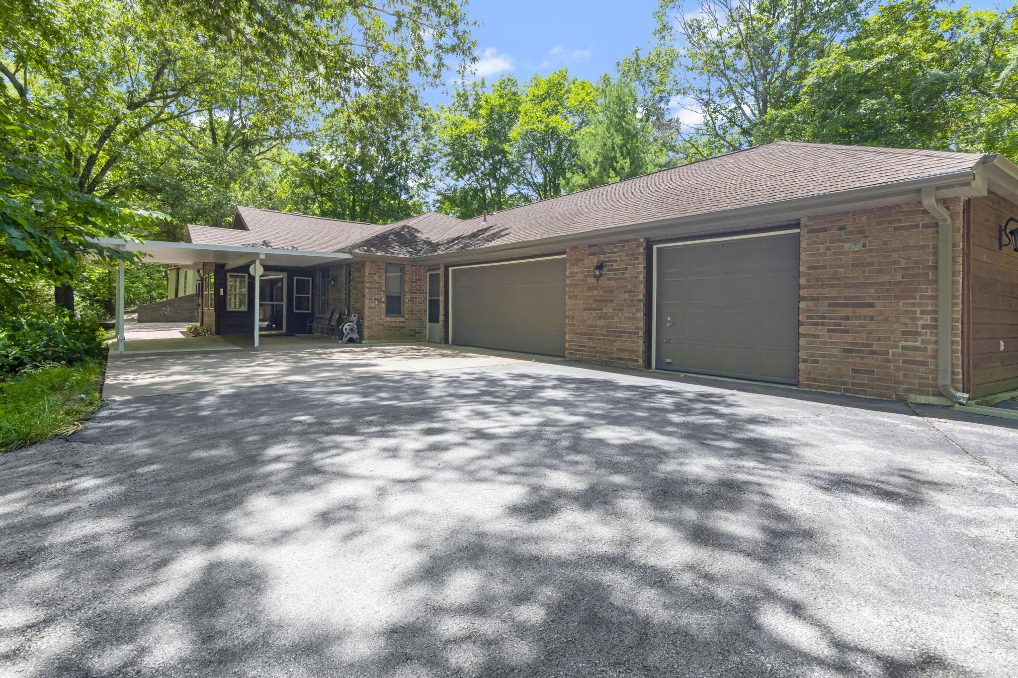 1228 Shire Circle Property Photo 2