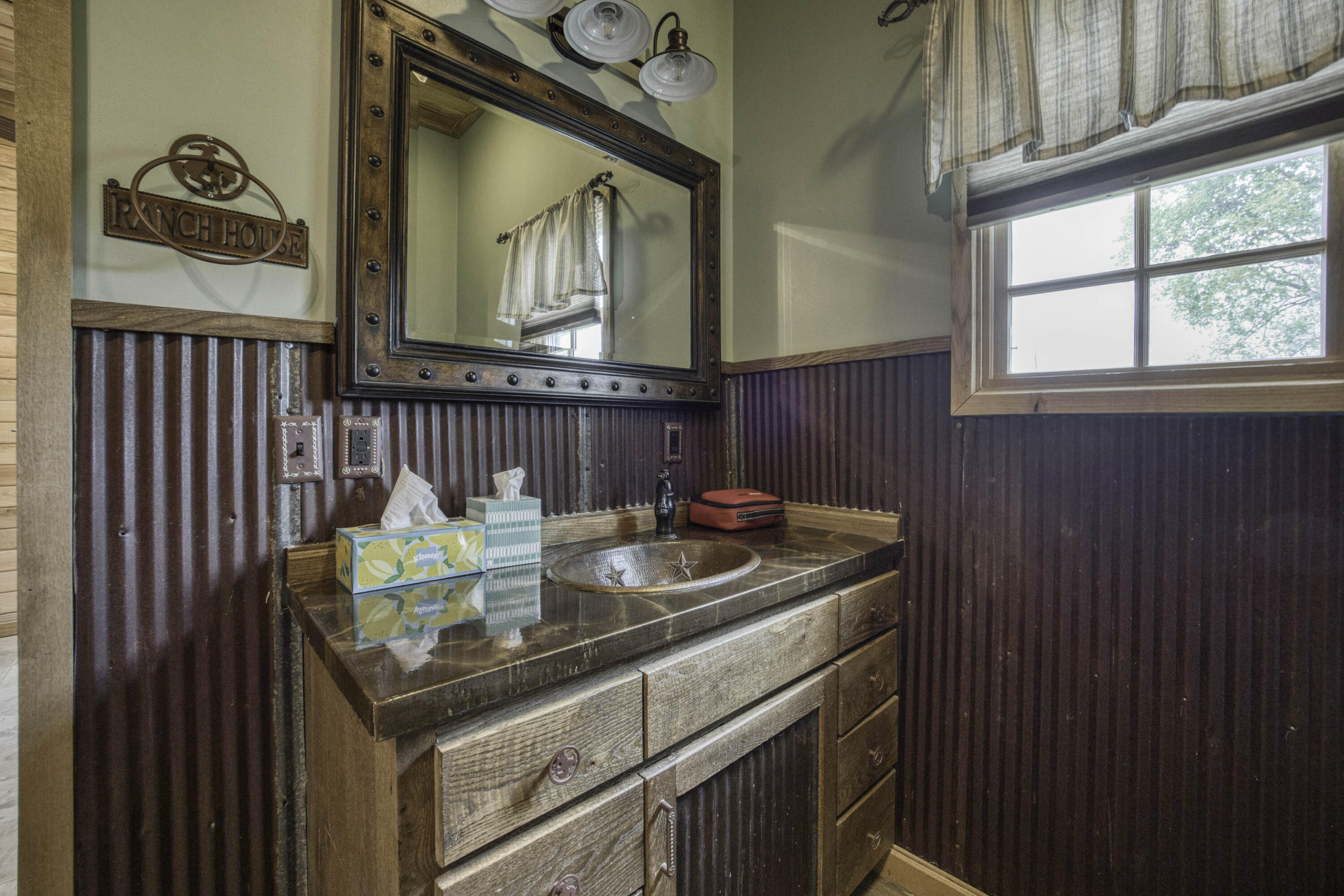 12132 West Farm Road 18 Property Photo 16