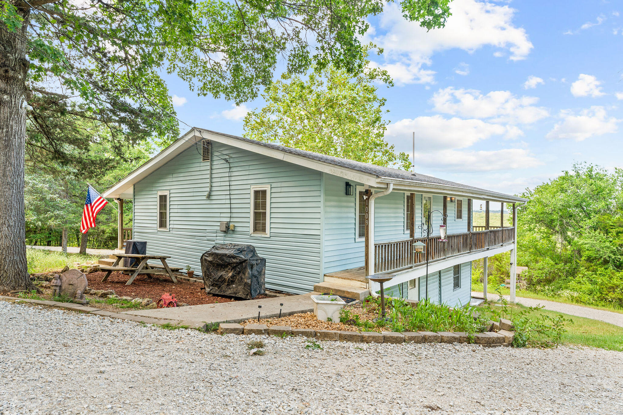 1009 Iowa Colony Road Property Photo 3