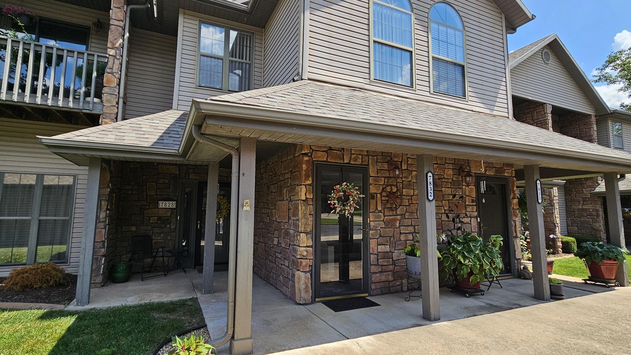 7832 Cozy Cove Road Property Photo 1