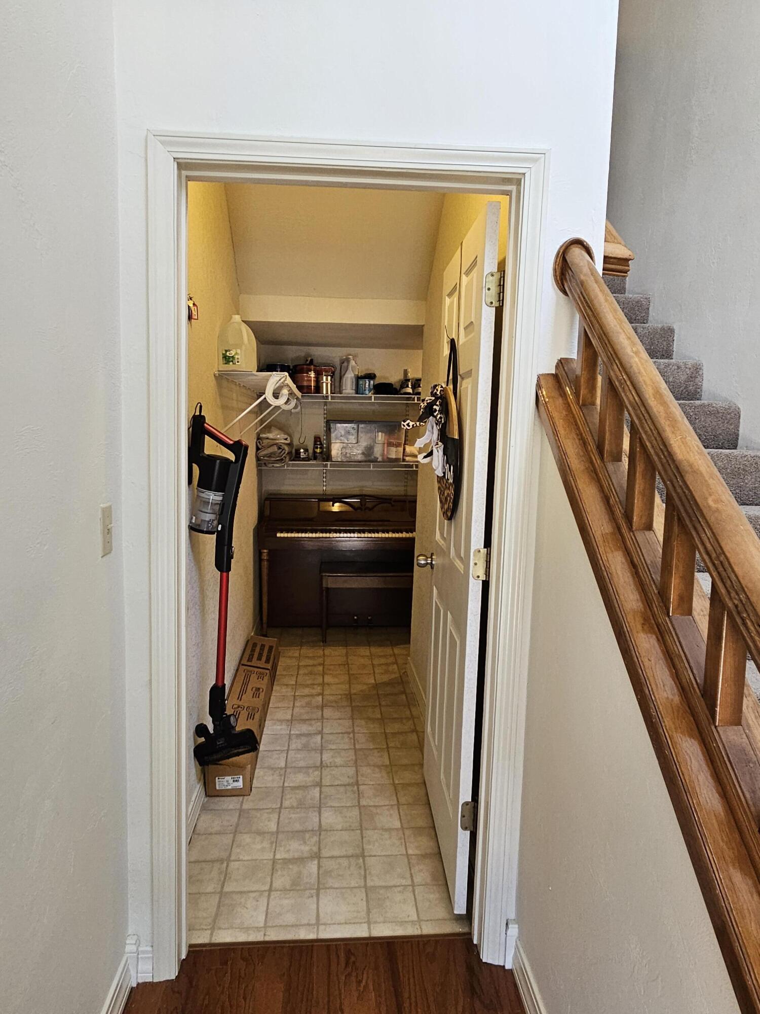 7832 Cozy Cove Road Property Photo 6