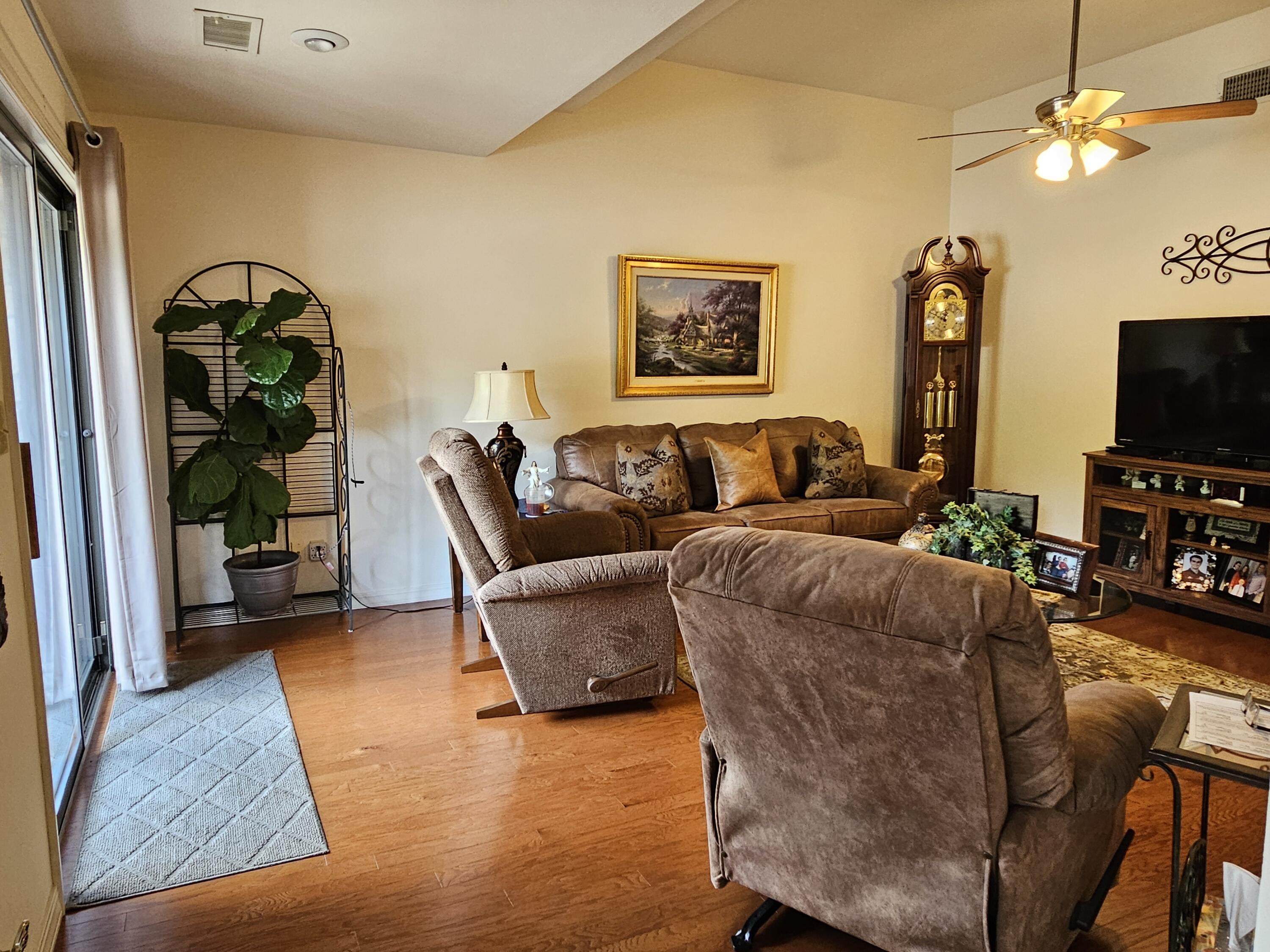 7832 Cozy Cove Road Property Photo 9