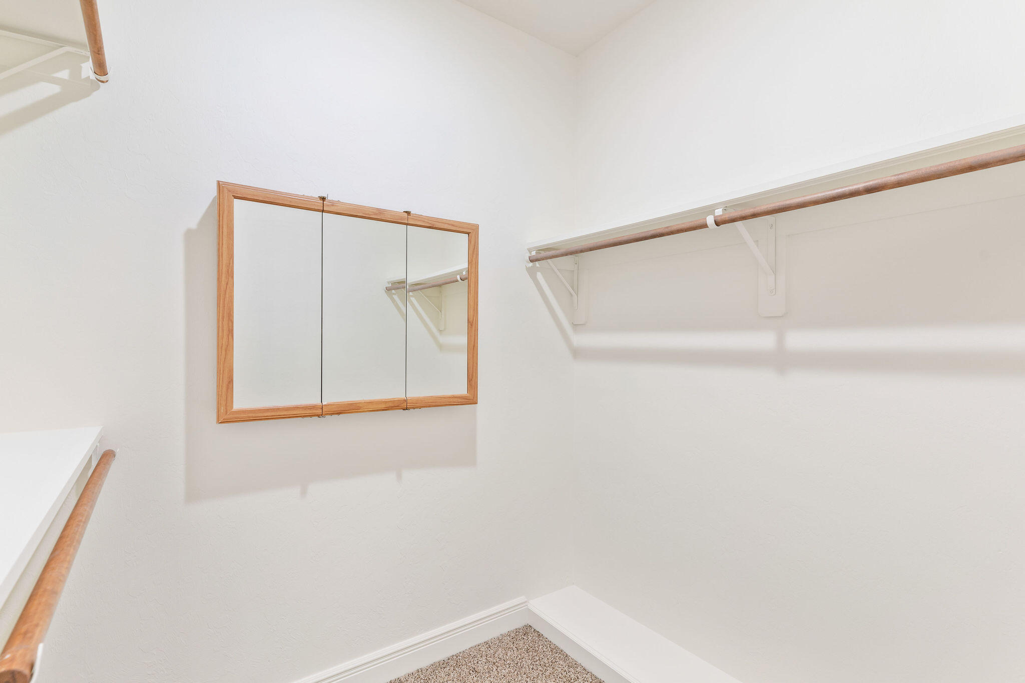 1303 East Eaglegate Parkway Property Photo 32