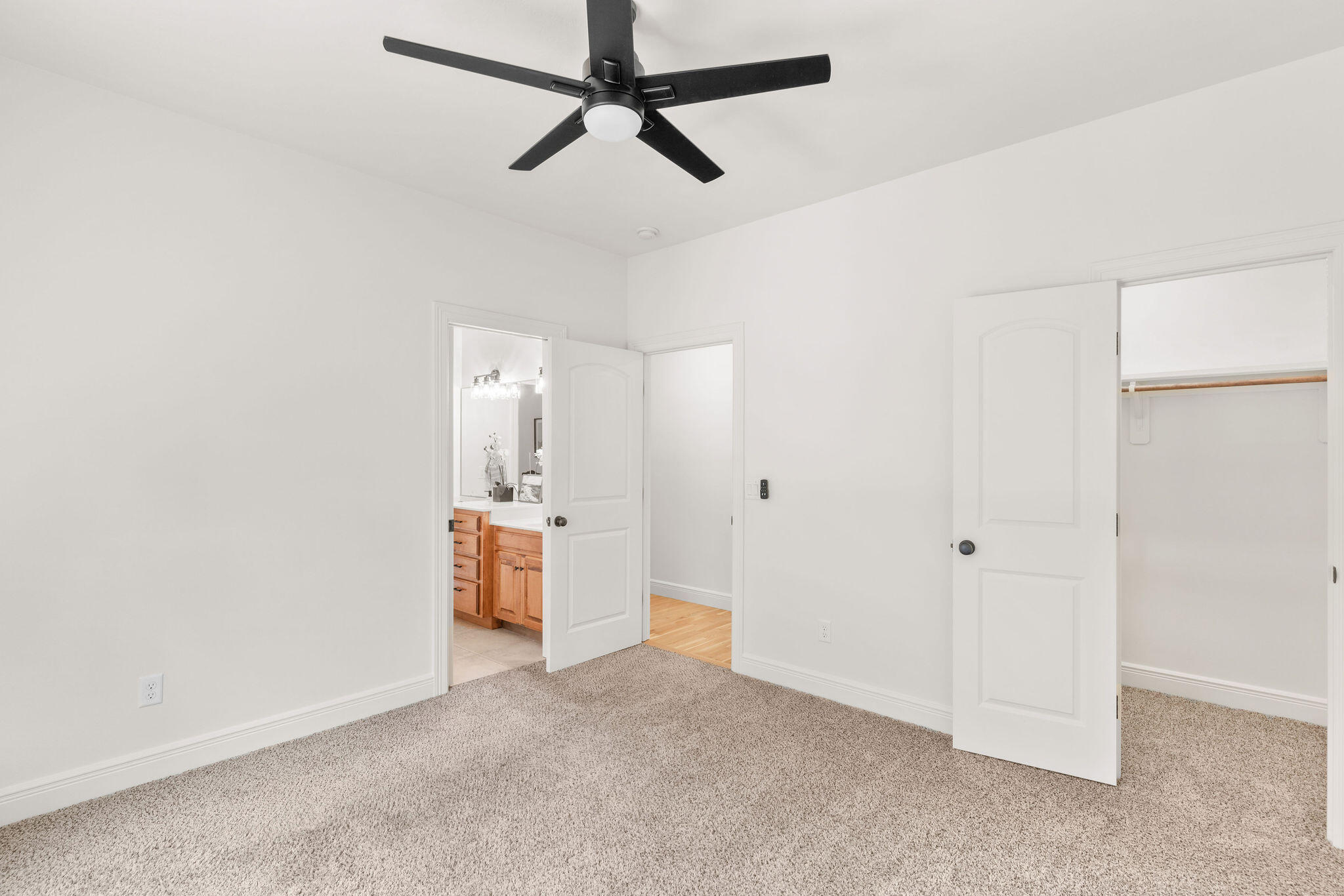 1303 East Eaglegate Parkway Property Photo 39