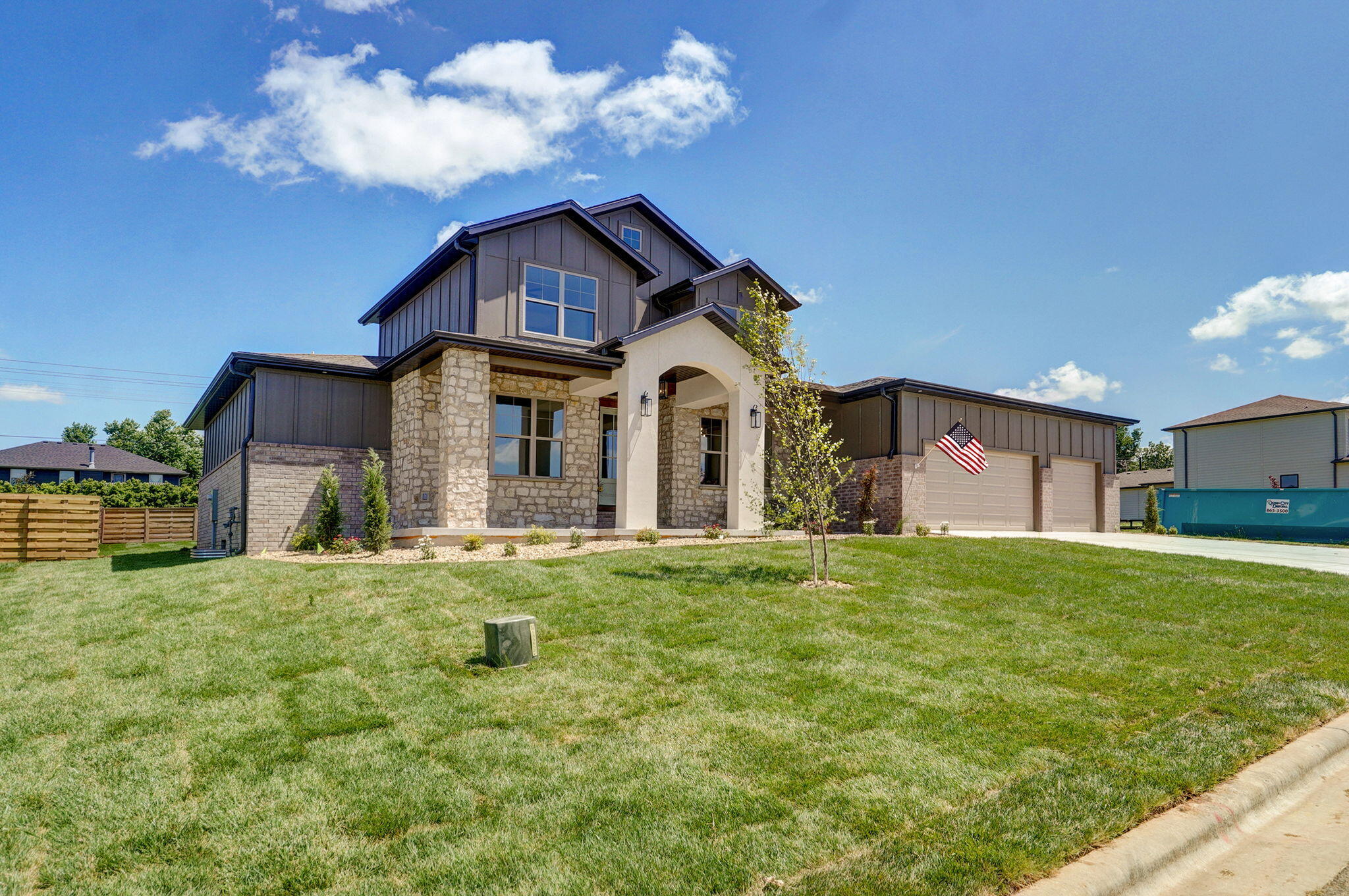 2111 East Will Street Property Photo 3