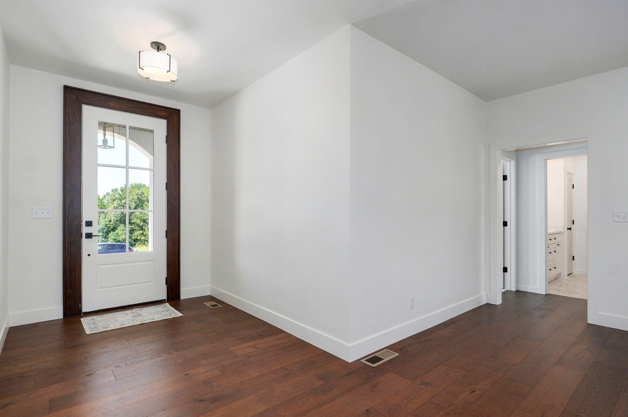 2111 East Will Street Property Photo 6