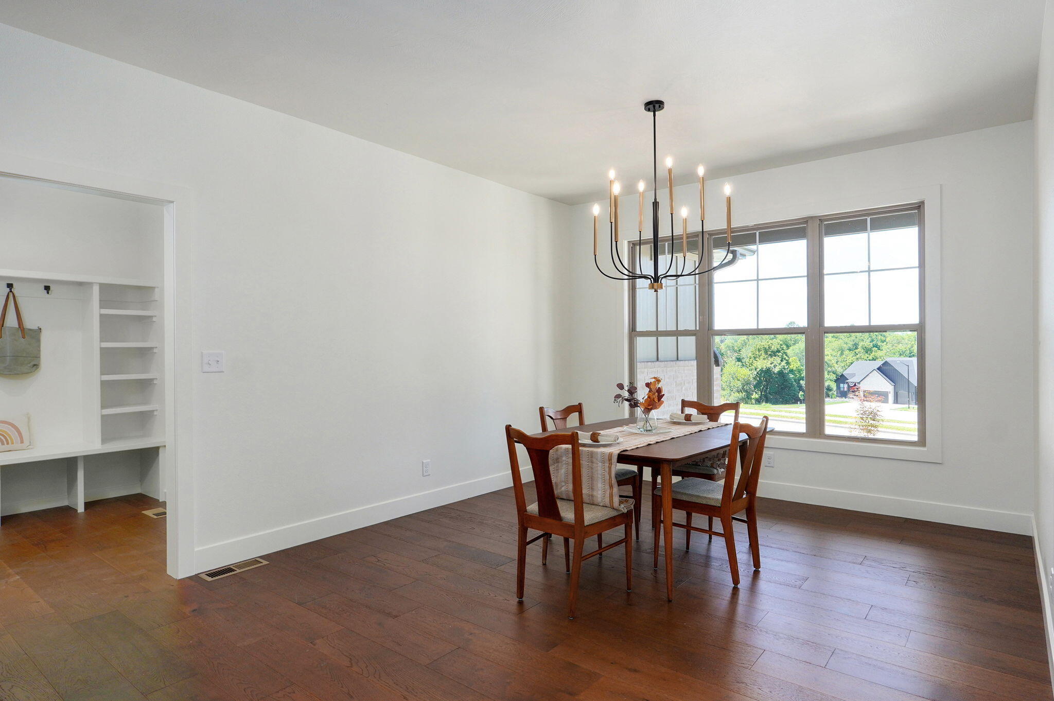 2111 East Will Street Property Photo 14