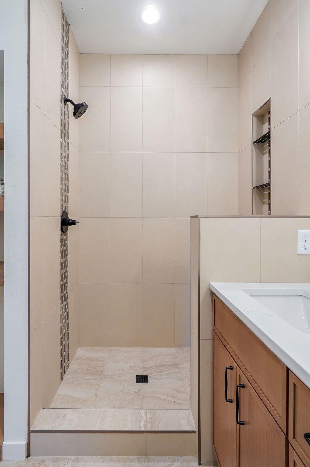 2111 East Will Street Property Photo 24