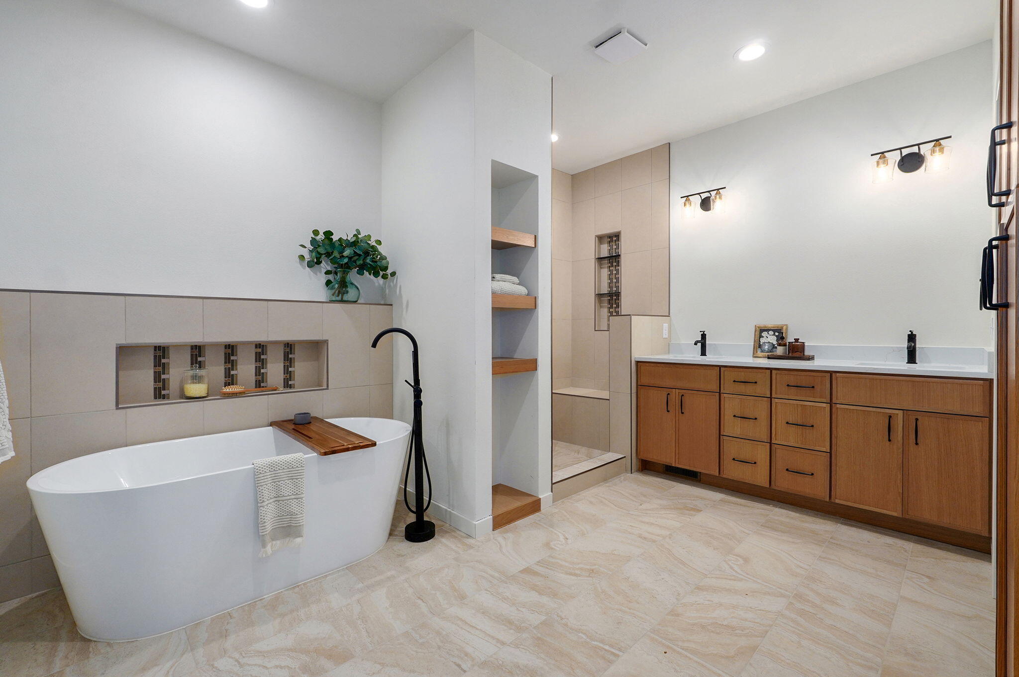 2111 East Will Street Property Photo 25