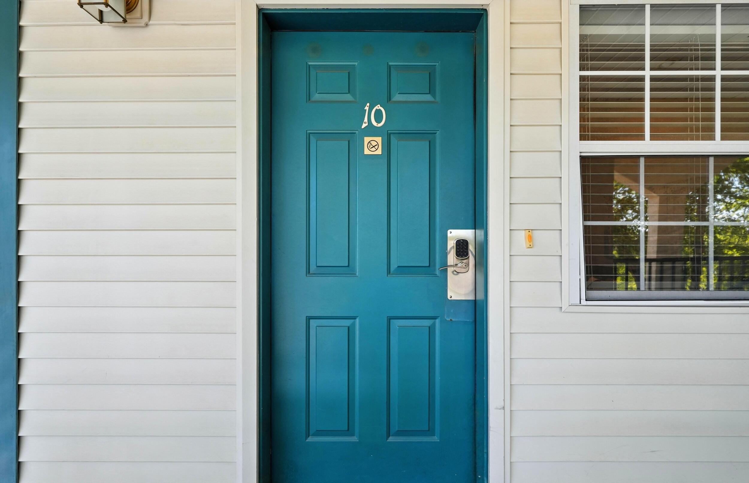 530 Spring Creek Court Property Photo 2