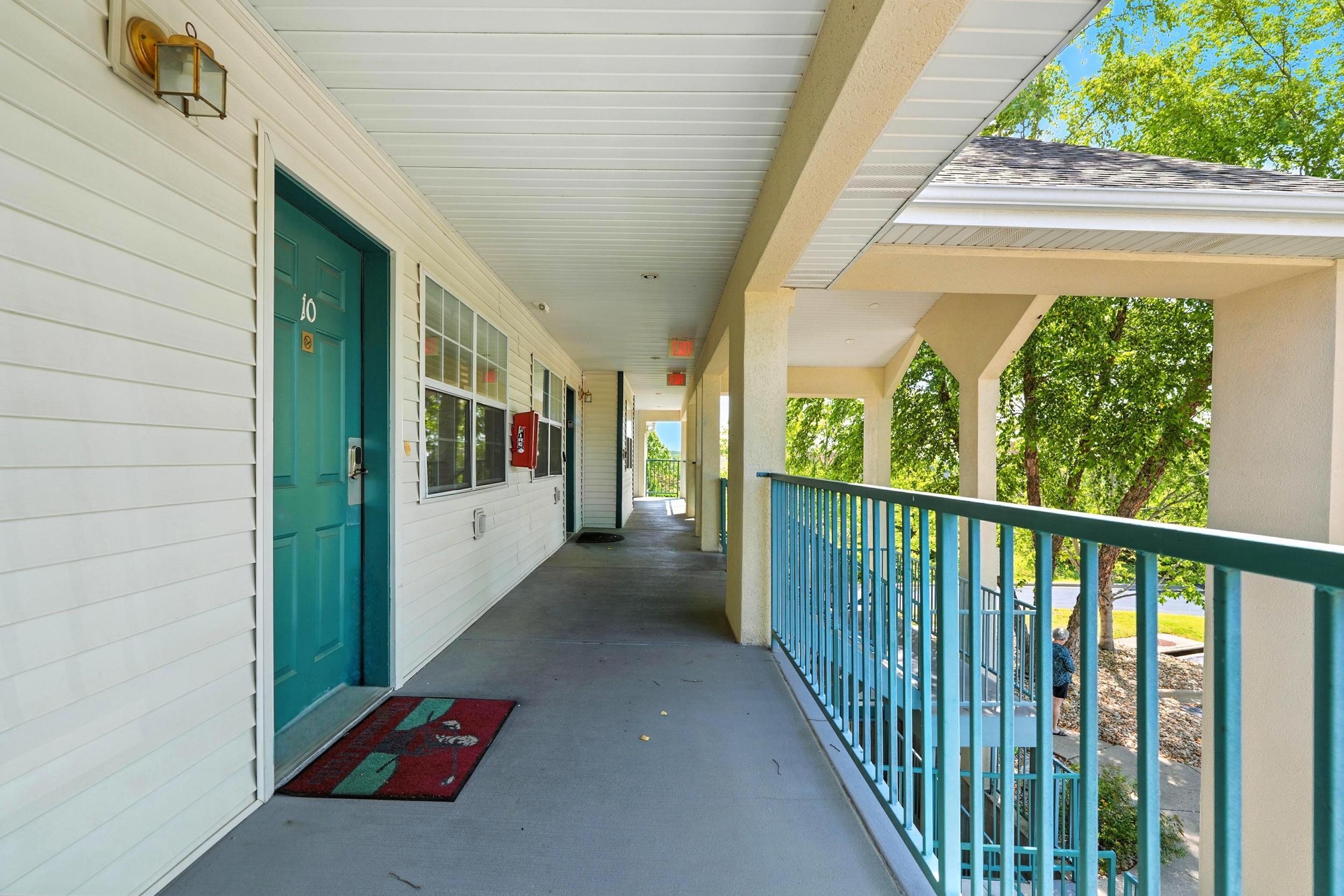 530 Spring Creek Court Property Photo 16