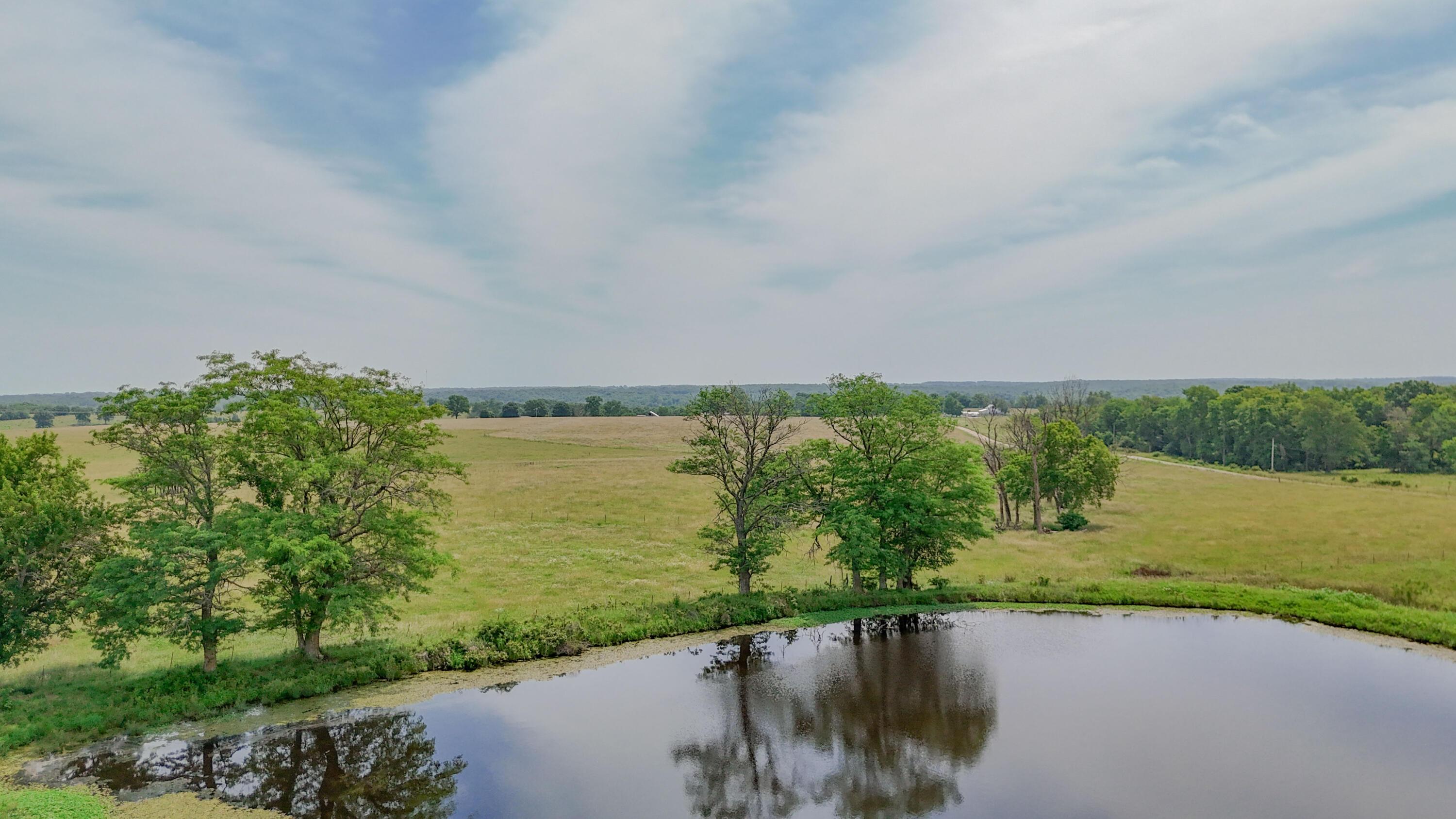 9661 East 1070 Road Property Photo 2
