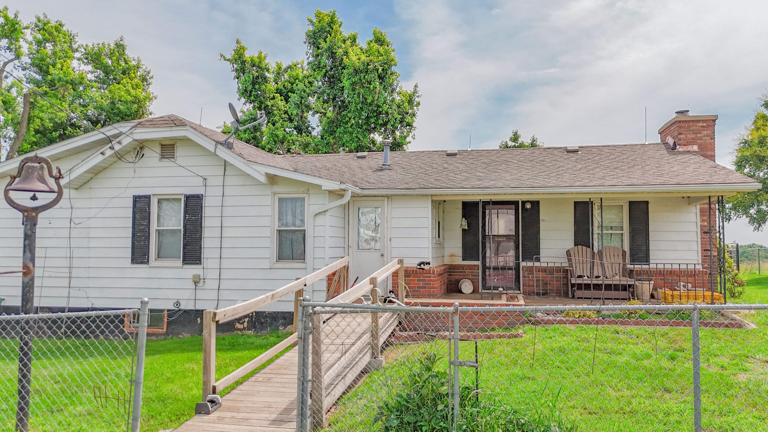 9661 East 1070 Road Property Photo 4