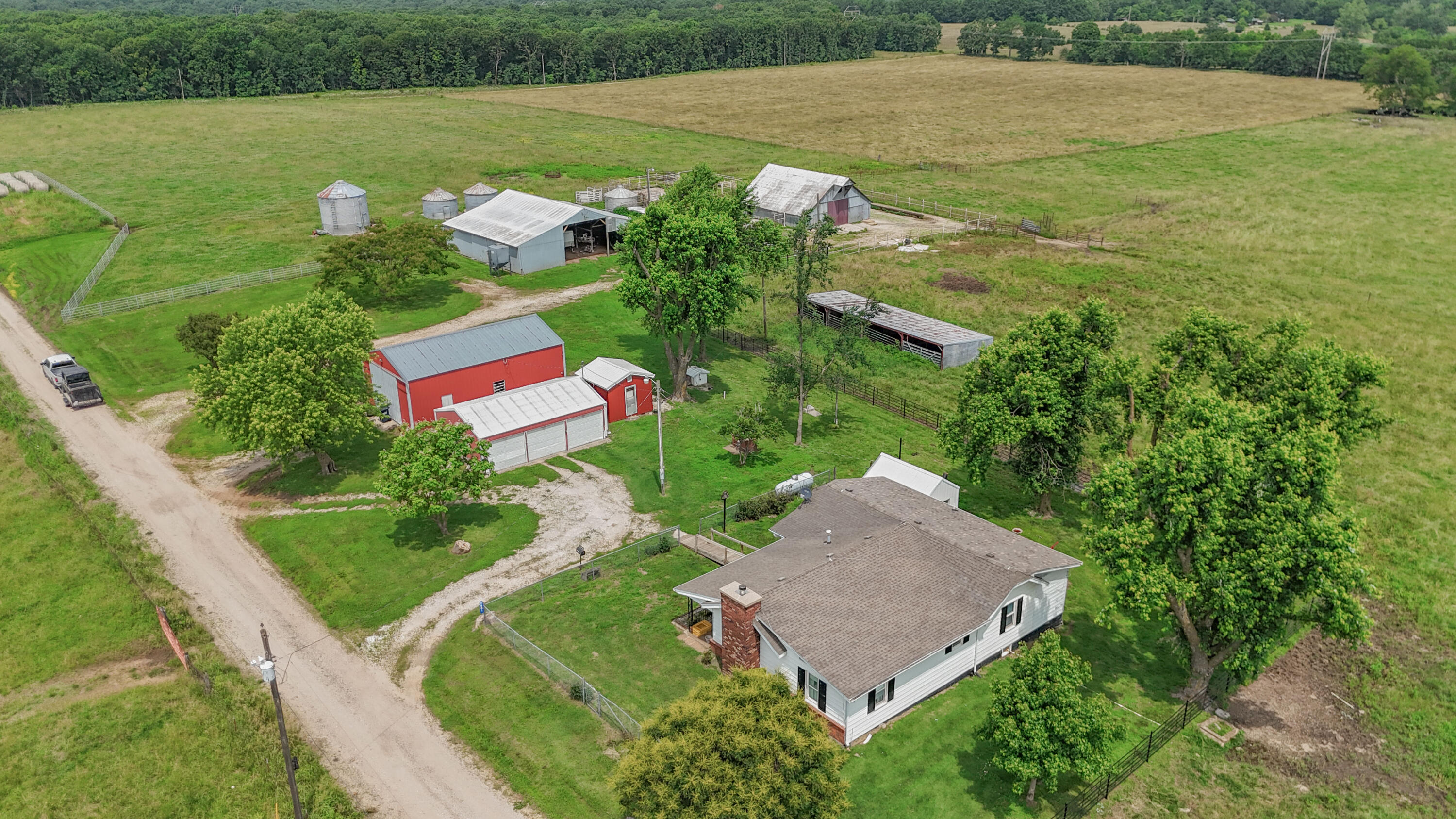 9661 East 1070 Road Property Photo 29