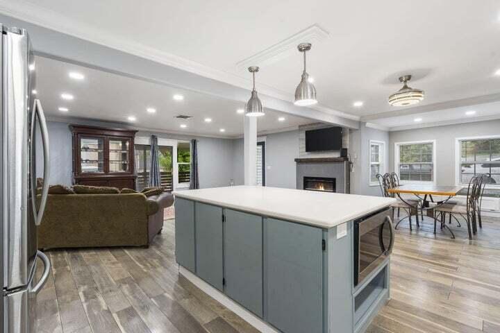 622 Lake Shore Drive Property Photo 6
