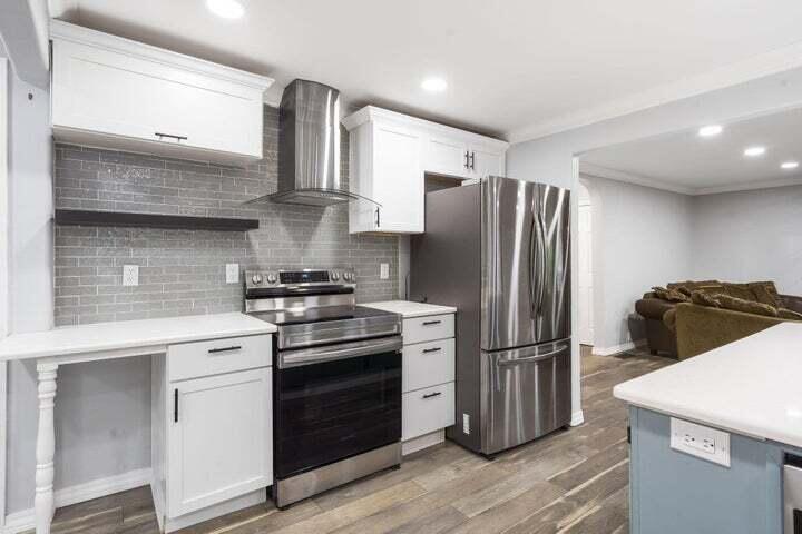 622 Lake Shore Drive Property Photo 10