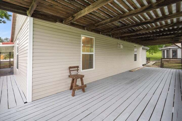 622 Lake Shore Drive Property Photo 31