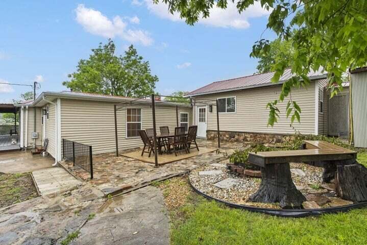 622 Lake Shore Drive Property Photo 32