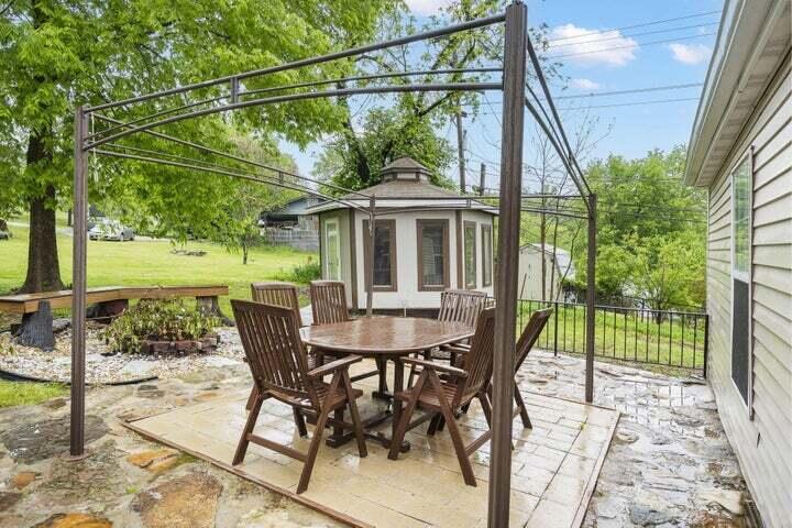 622 Lake Shore Drive Property Photo 33