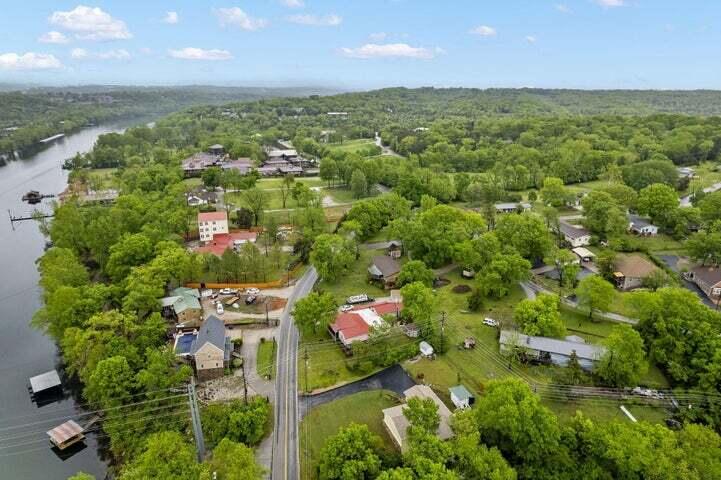 622 Lake Shore Drive Property Photo 39