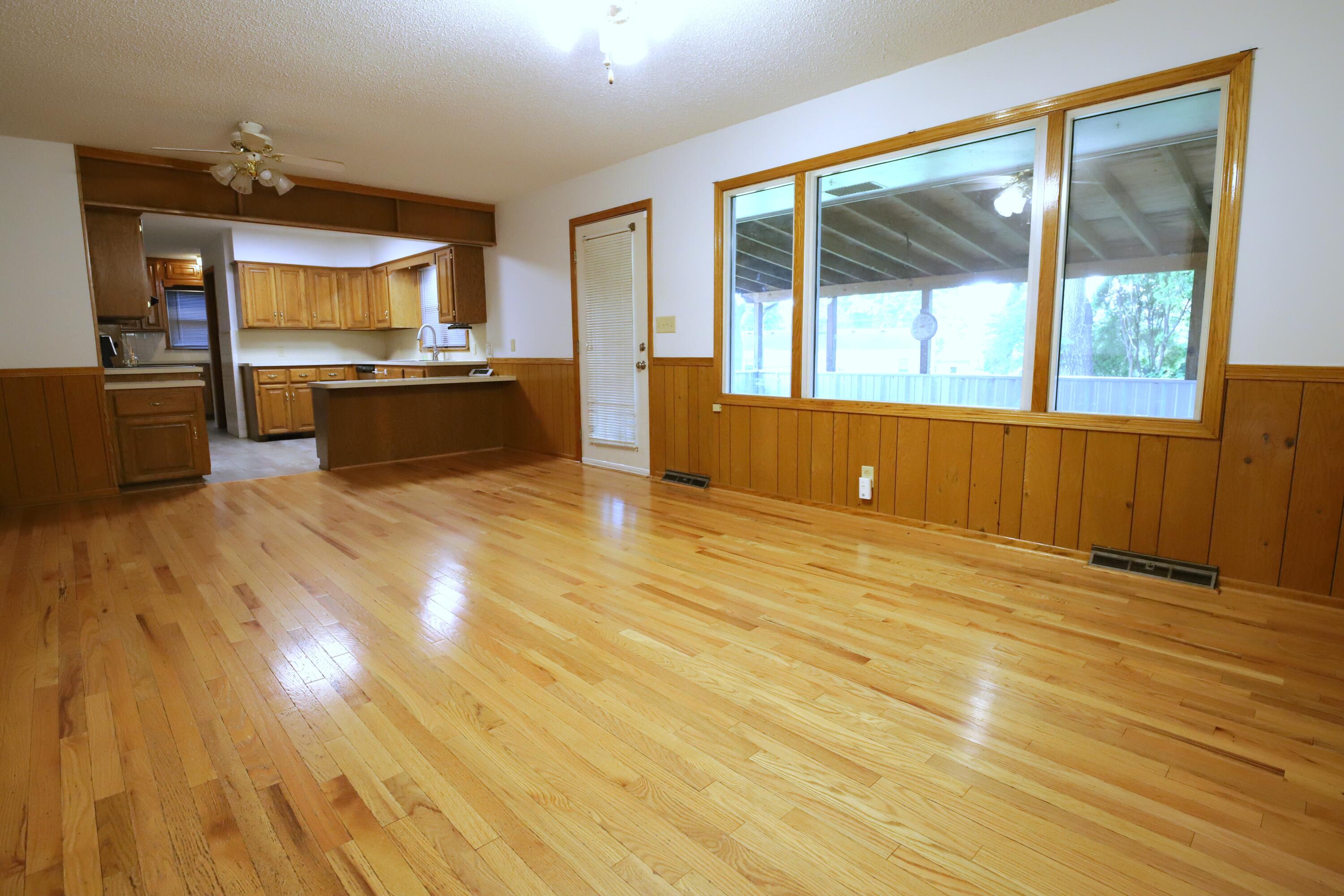 1653 South Ferguson Avenue Property Photo 6