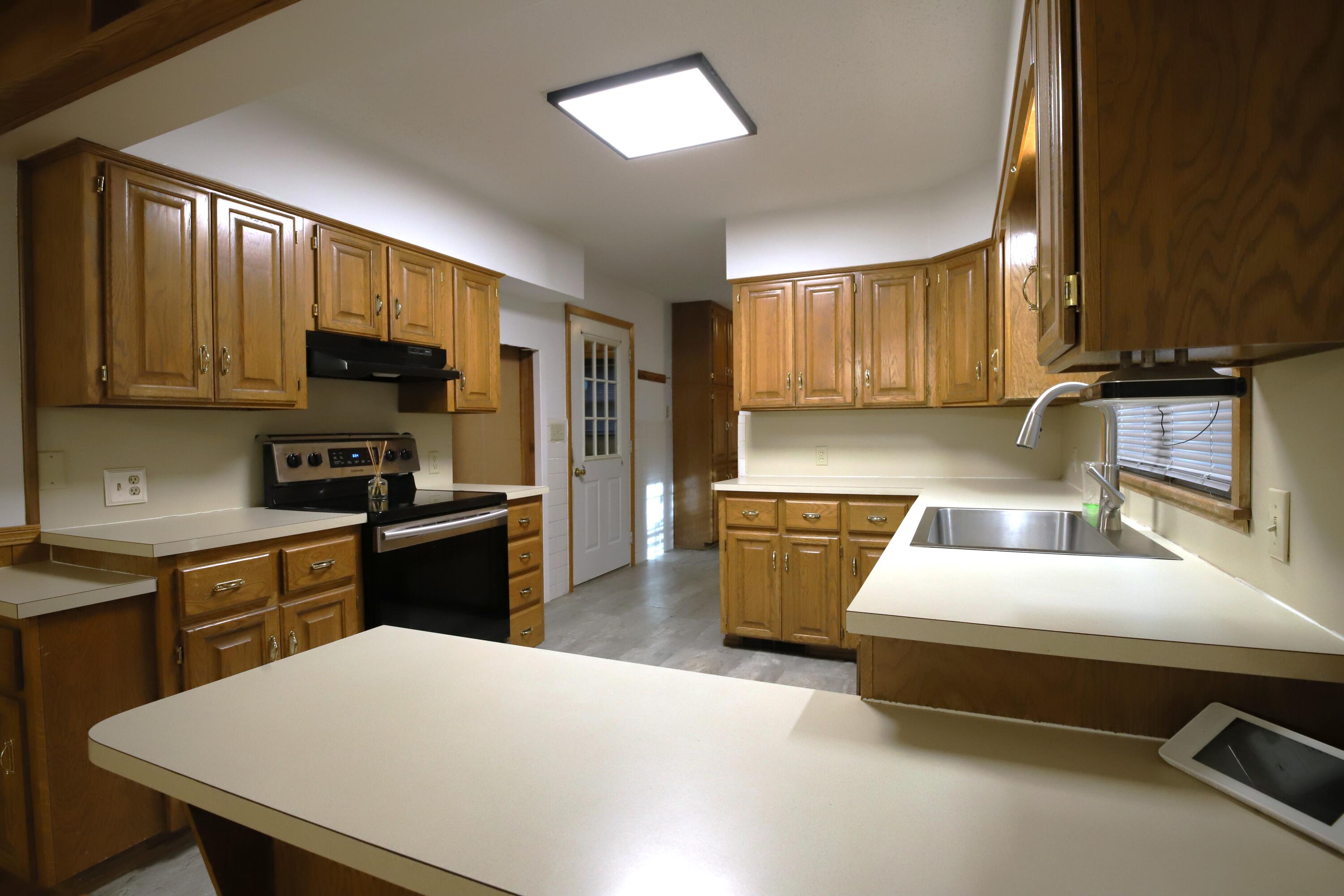 1653 South Ferguson Avenue Property Photo 8