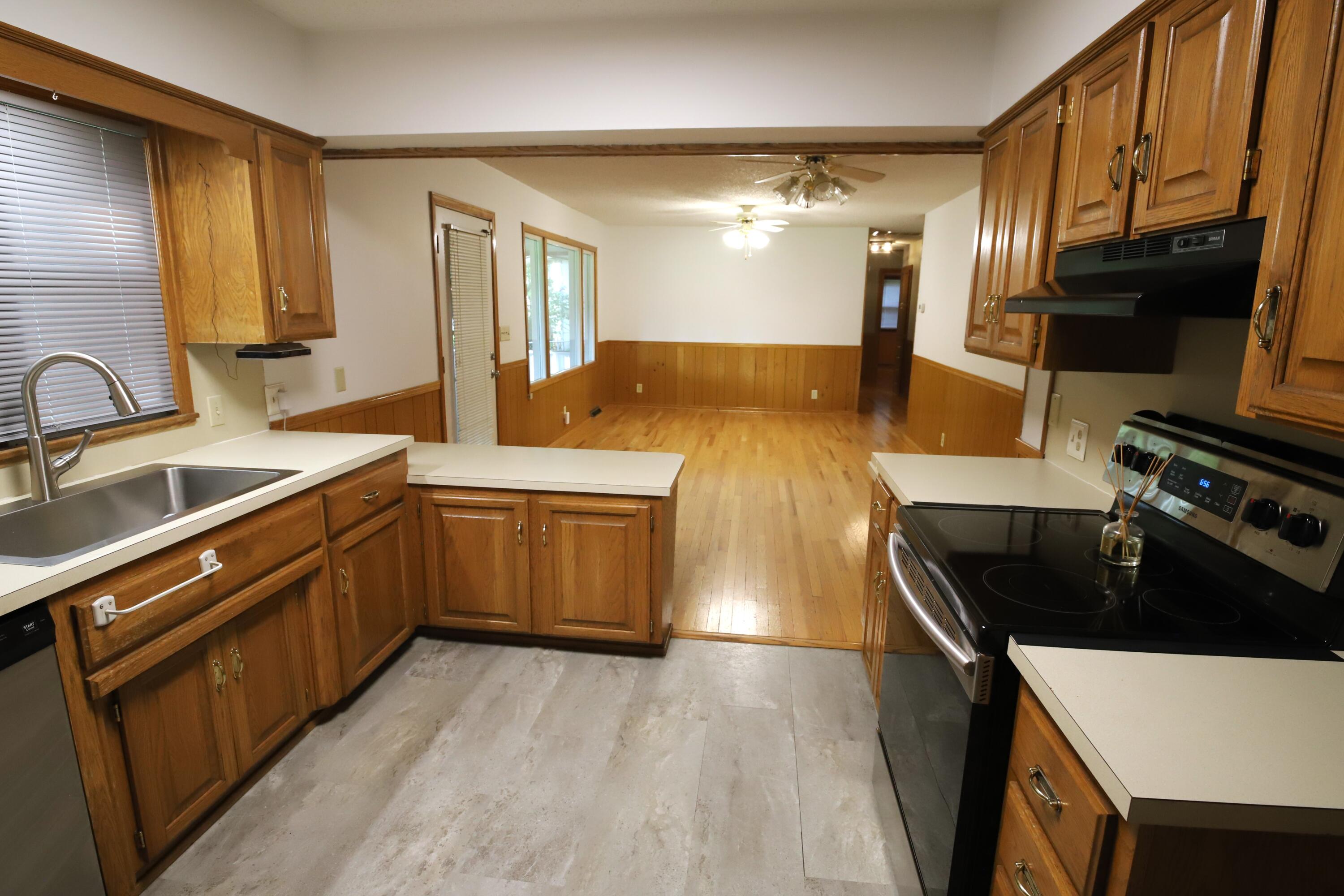 1653 South Ferguson Avenue Property Photo 12