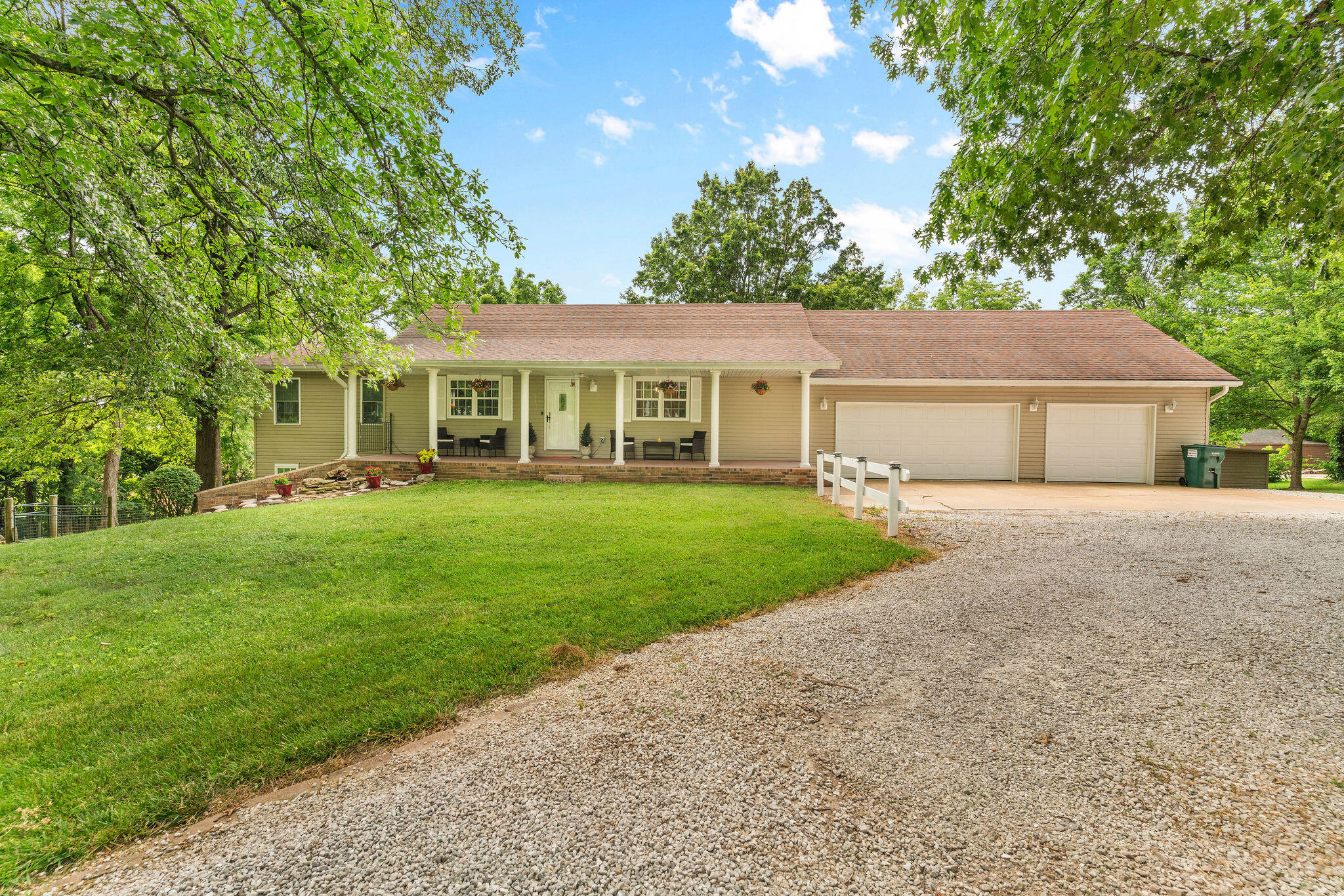 1850 East Farm Road 88 Property Photo 1