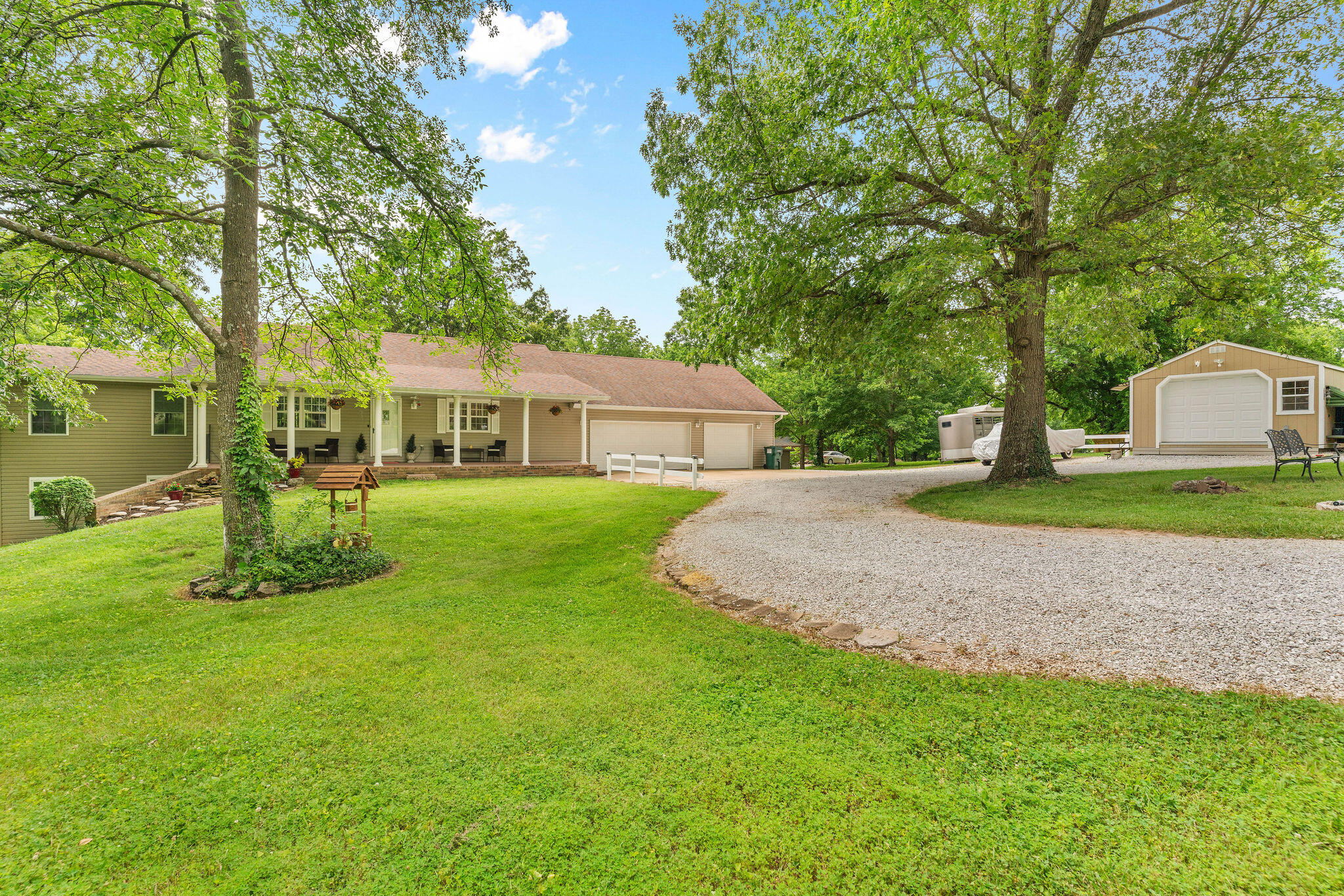 1850 East Farm Road 88 Property Photo 4