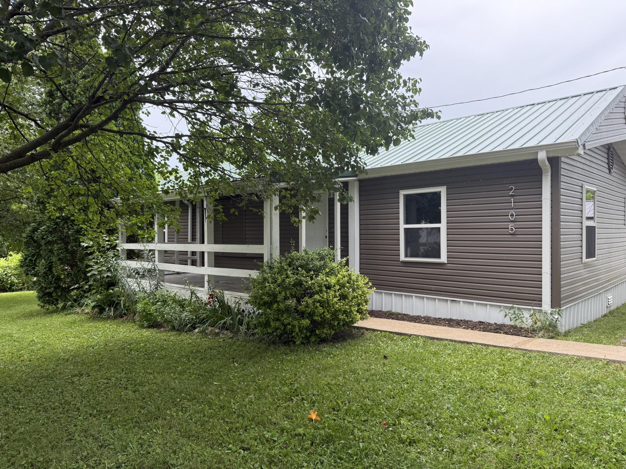 2105 Highway M Property Photo 1