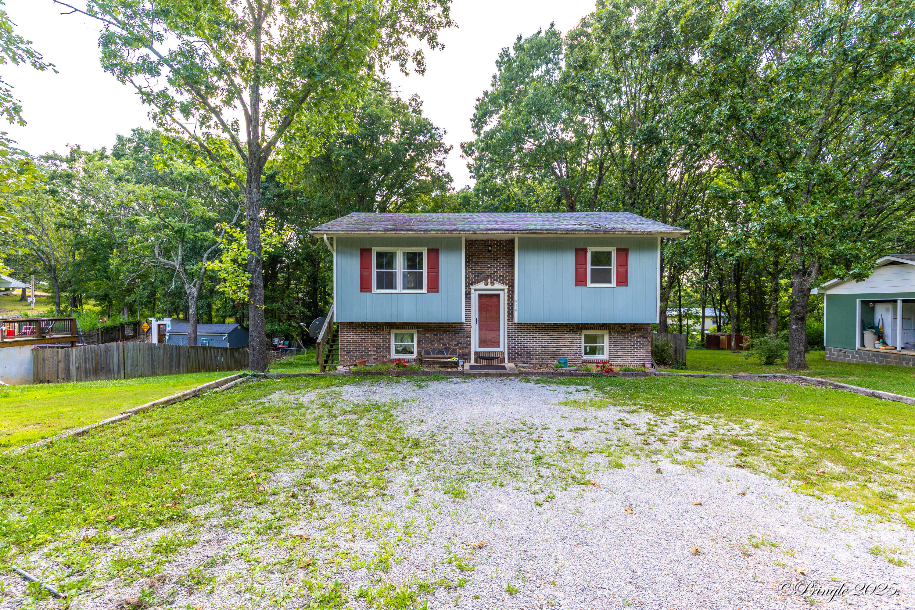 916 Kansas Street Property Photo 1