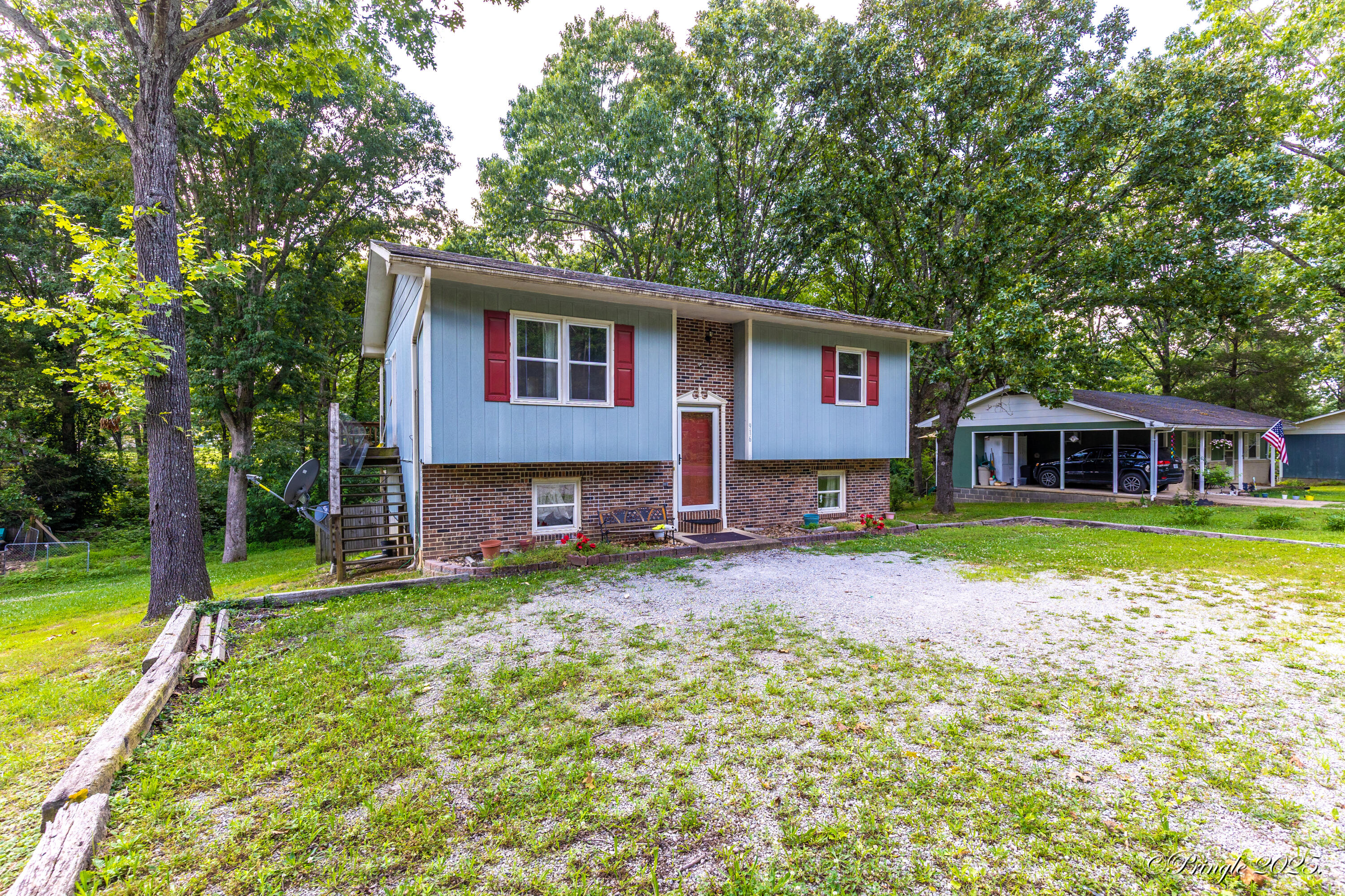 916 Kansas Street Property Photo 2