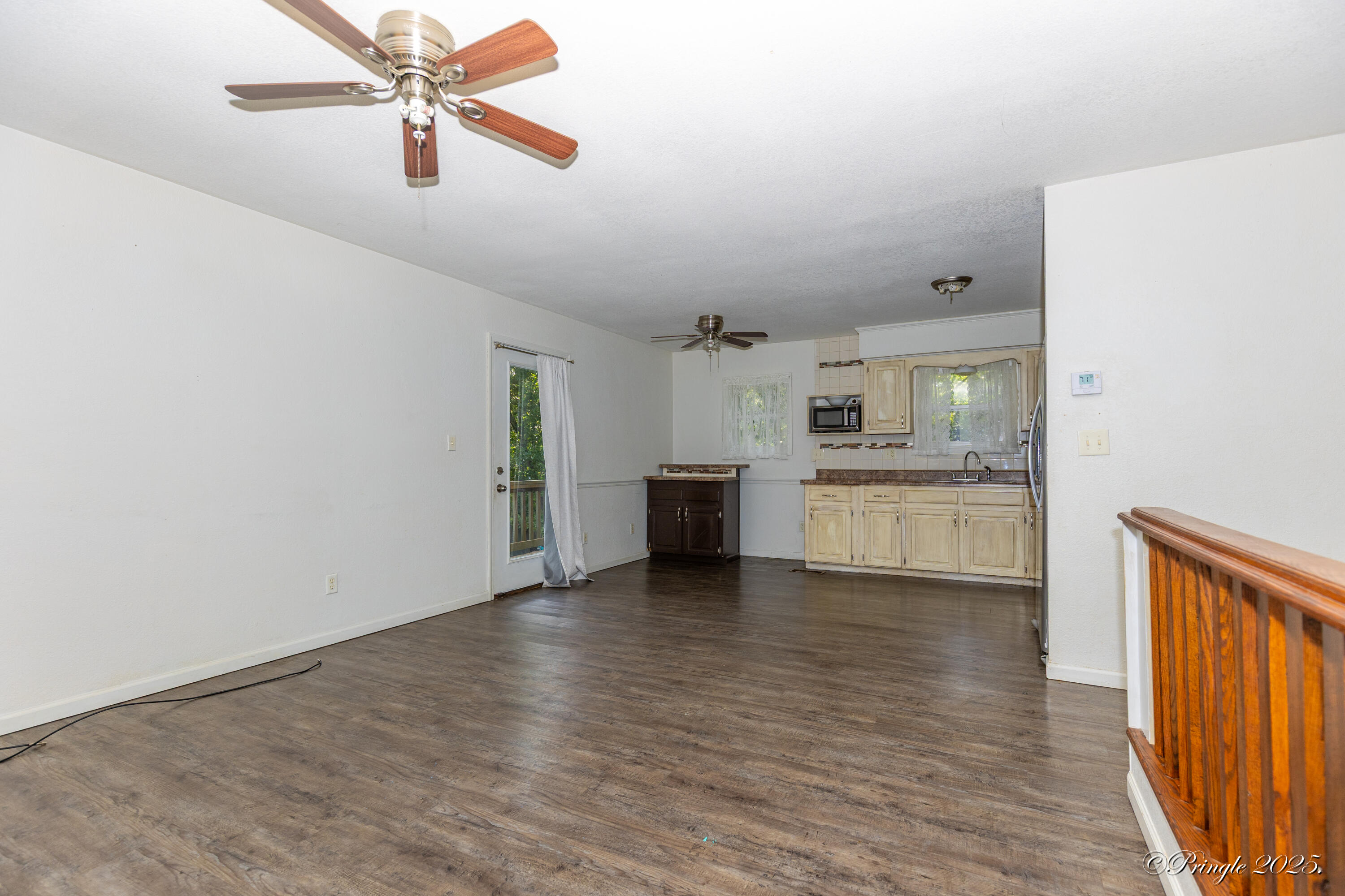 916 Kansas Street Property Photo 6