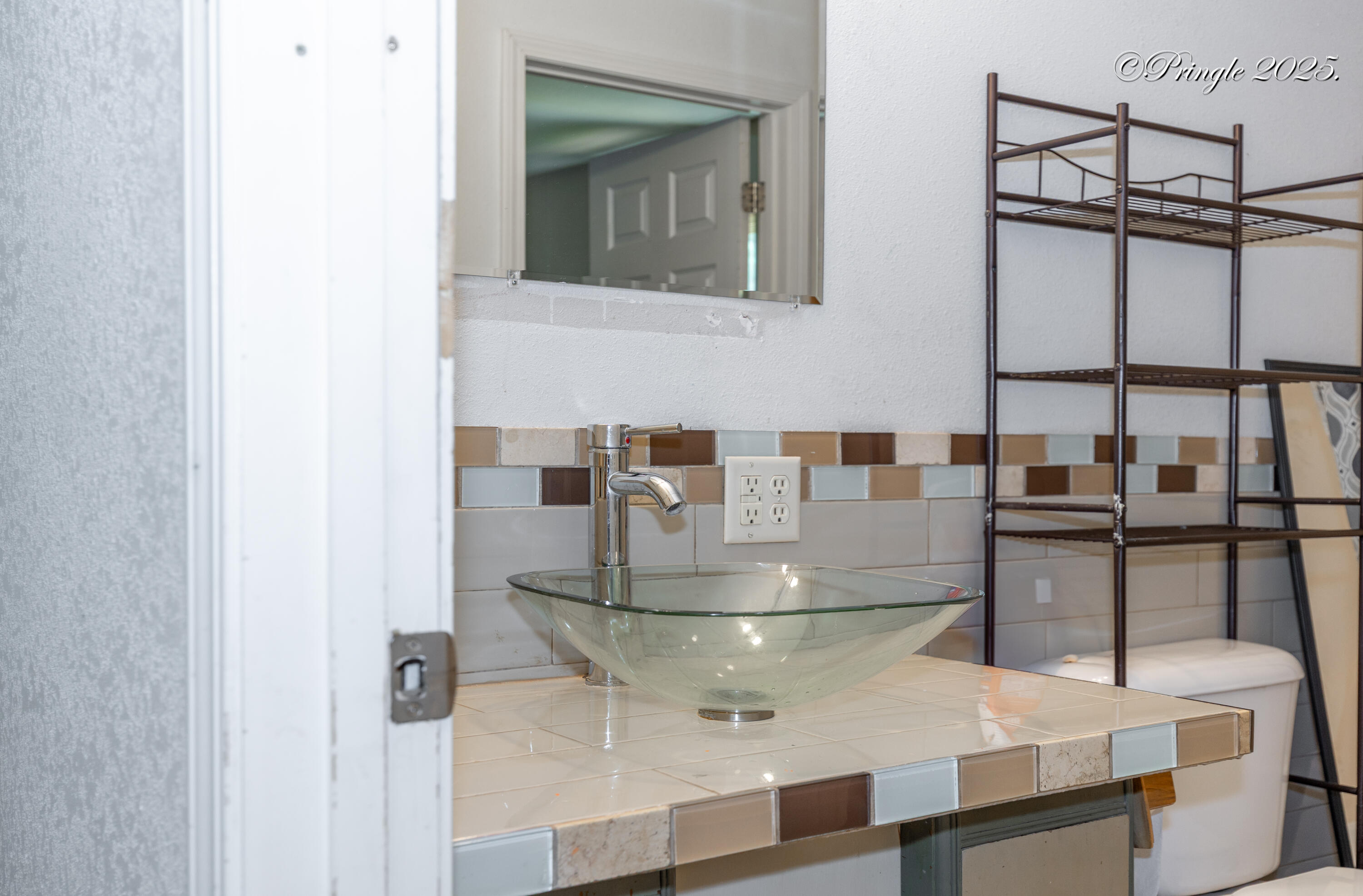 916 Kansas Street Property Photo 9