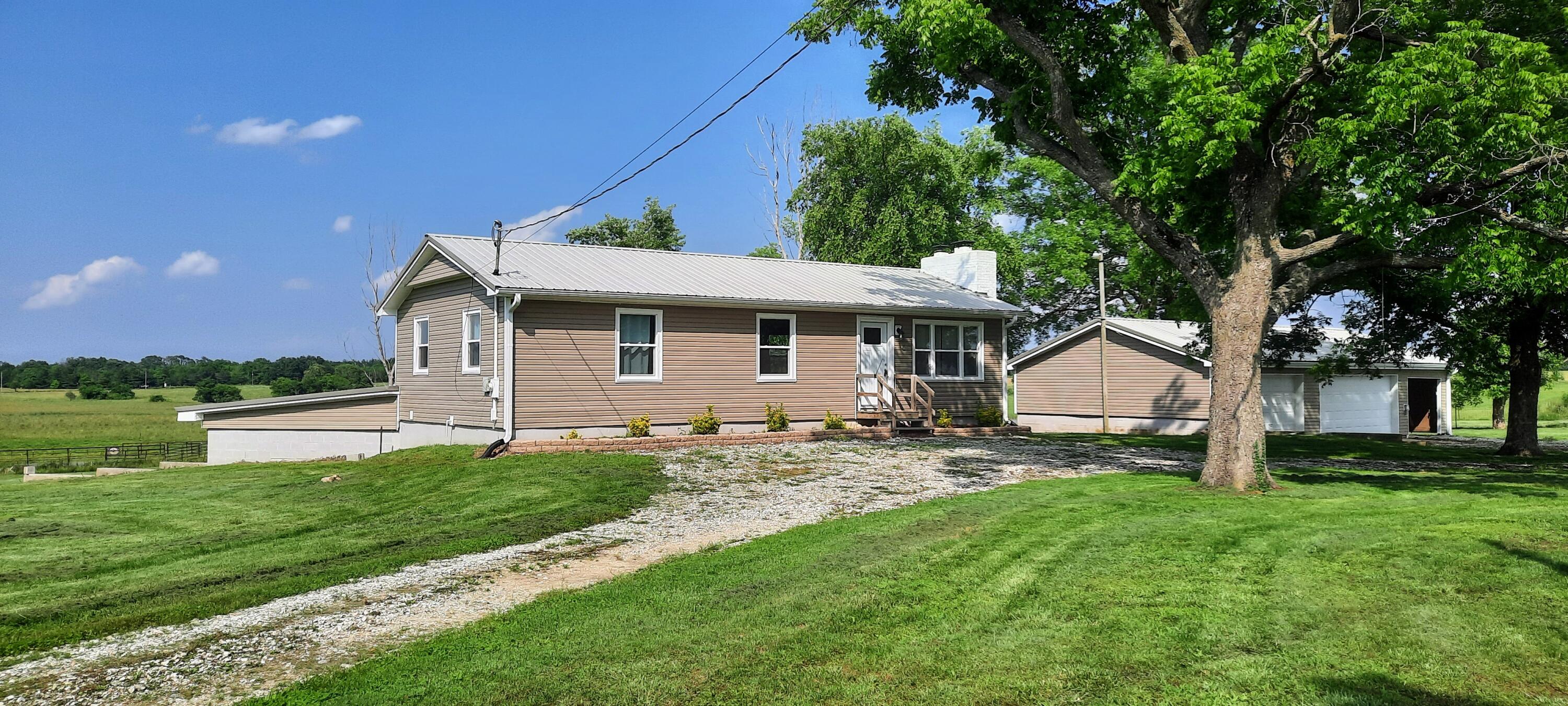 8006 Highway Cc Highway Property Photo 1