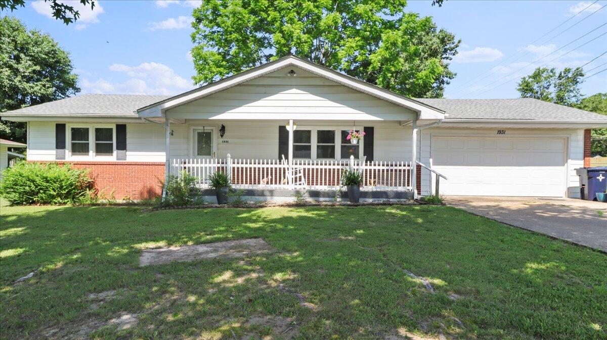 1931 Kay Drive Property Photo 1
