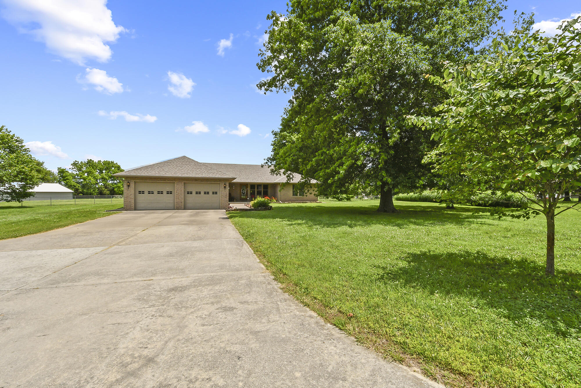 615 West Mchenry Avenue Property Photo 4