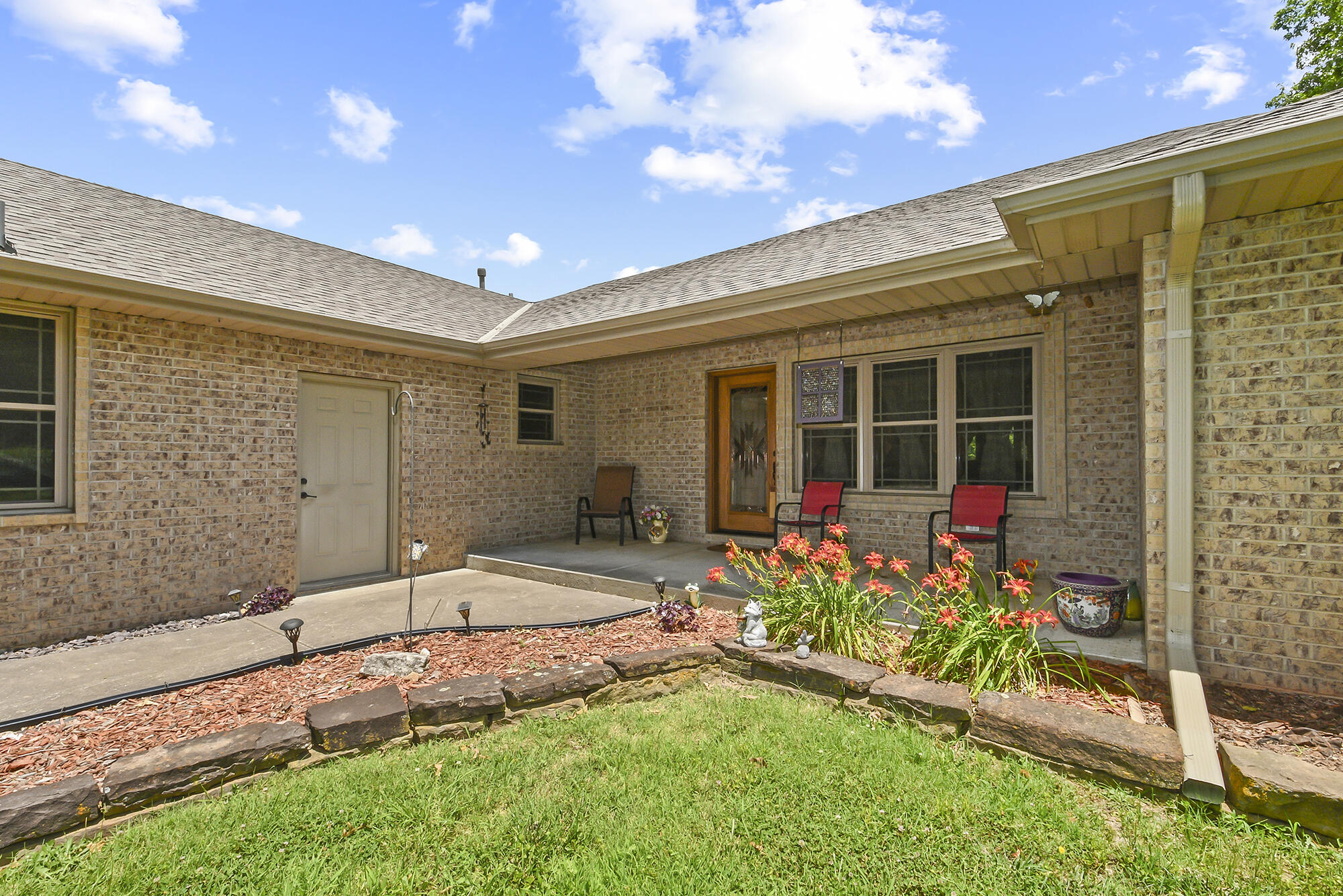 615 West Mchenry Avenue Property Photo 10