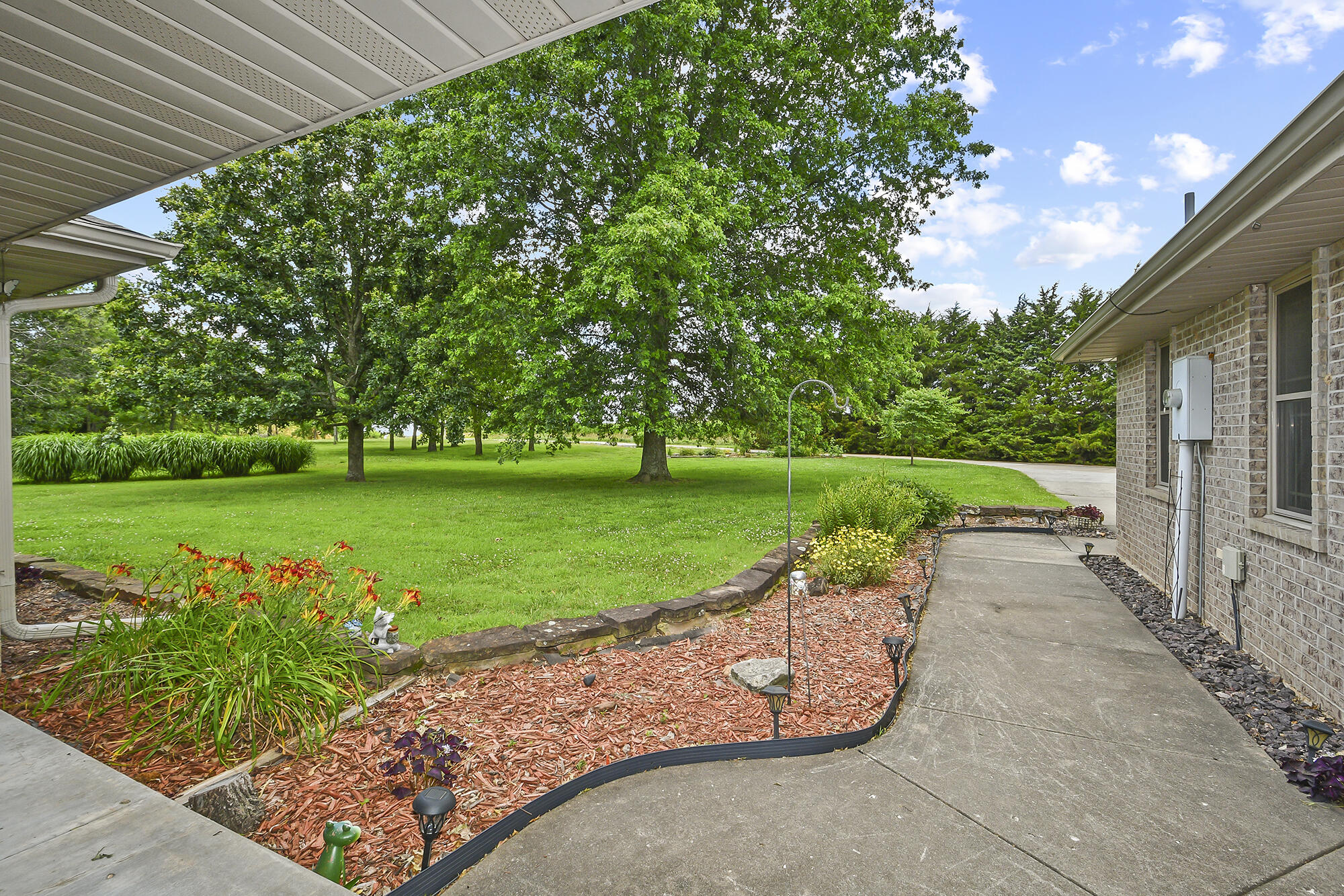 615 West Mchenry Avenue Property Photo 12